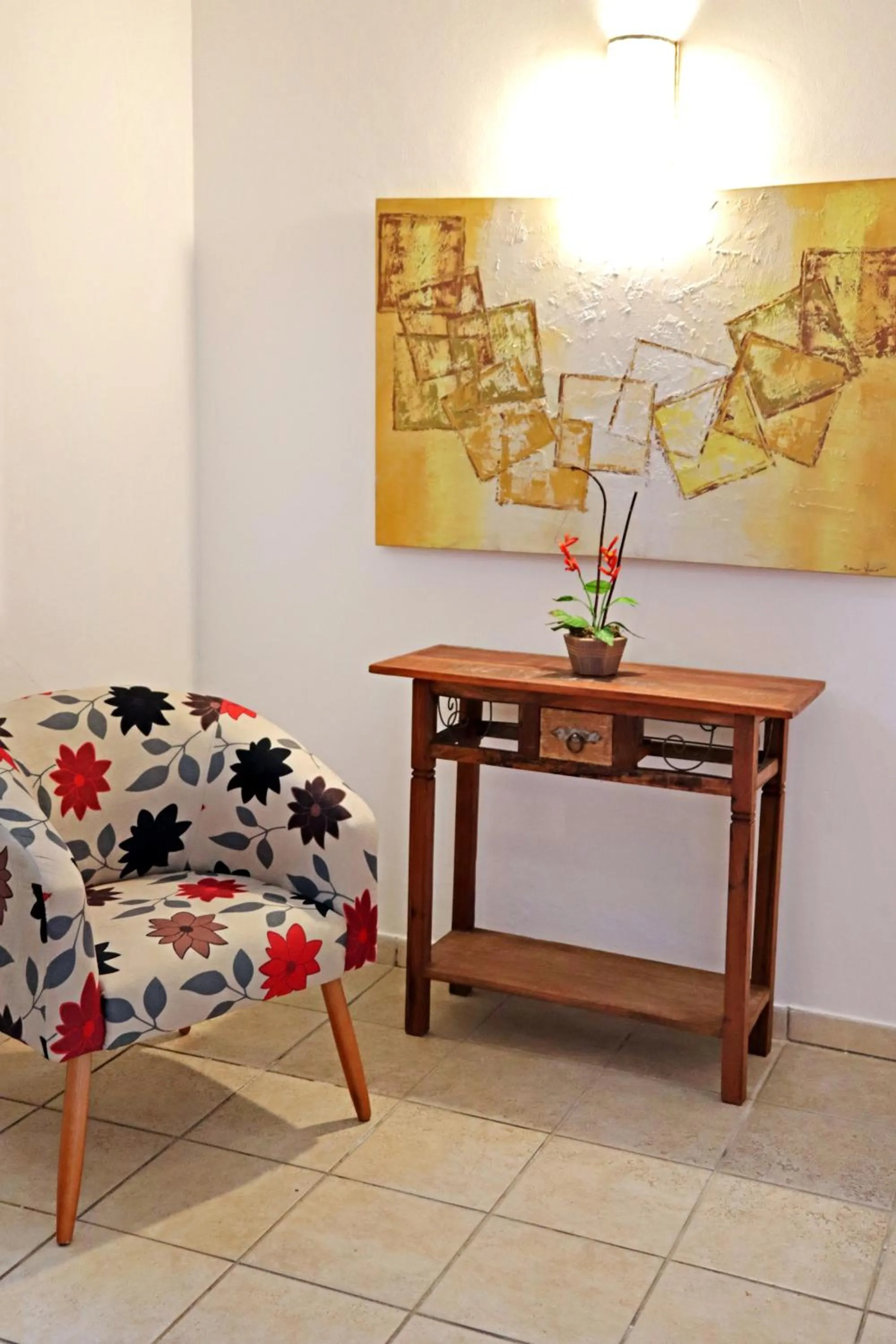 Living room in Pousada Arraial Colonial, Localizada no Centrinho e de Fácil Acesso a Praia e a Rua Mucugê