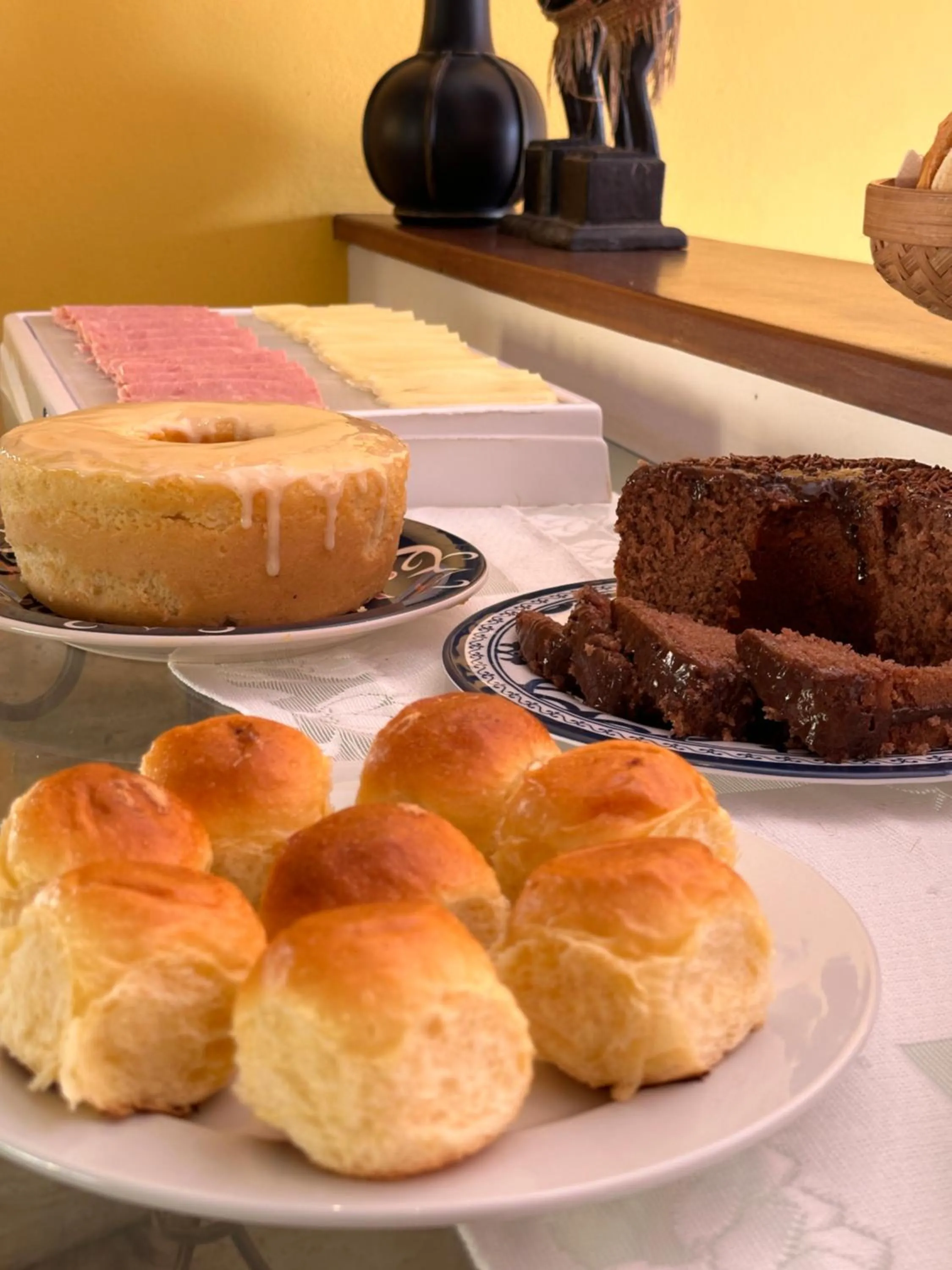 Breakfast in Pousada Arraial Colonial, Localizada no Centrinho e de Fácil Acesso a Praia e a Rua Mucugê