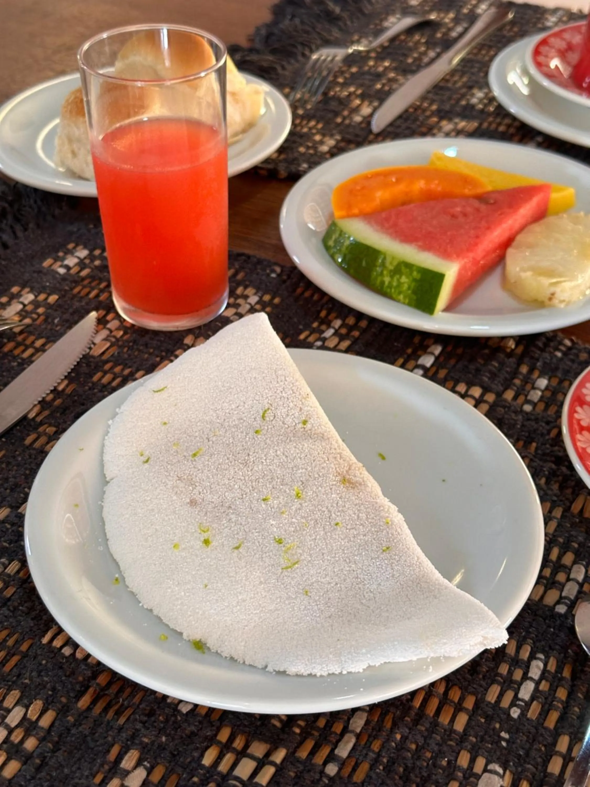 Breakfast in Pousada Arraial Colonial, Localizada no Centrinho e de Fácil Acesso a Praia e a Rua Mucugê