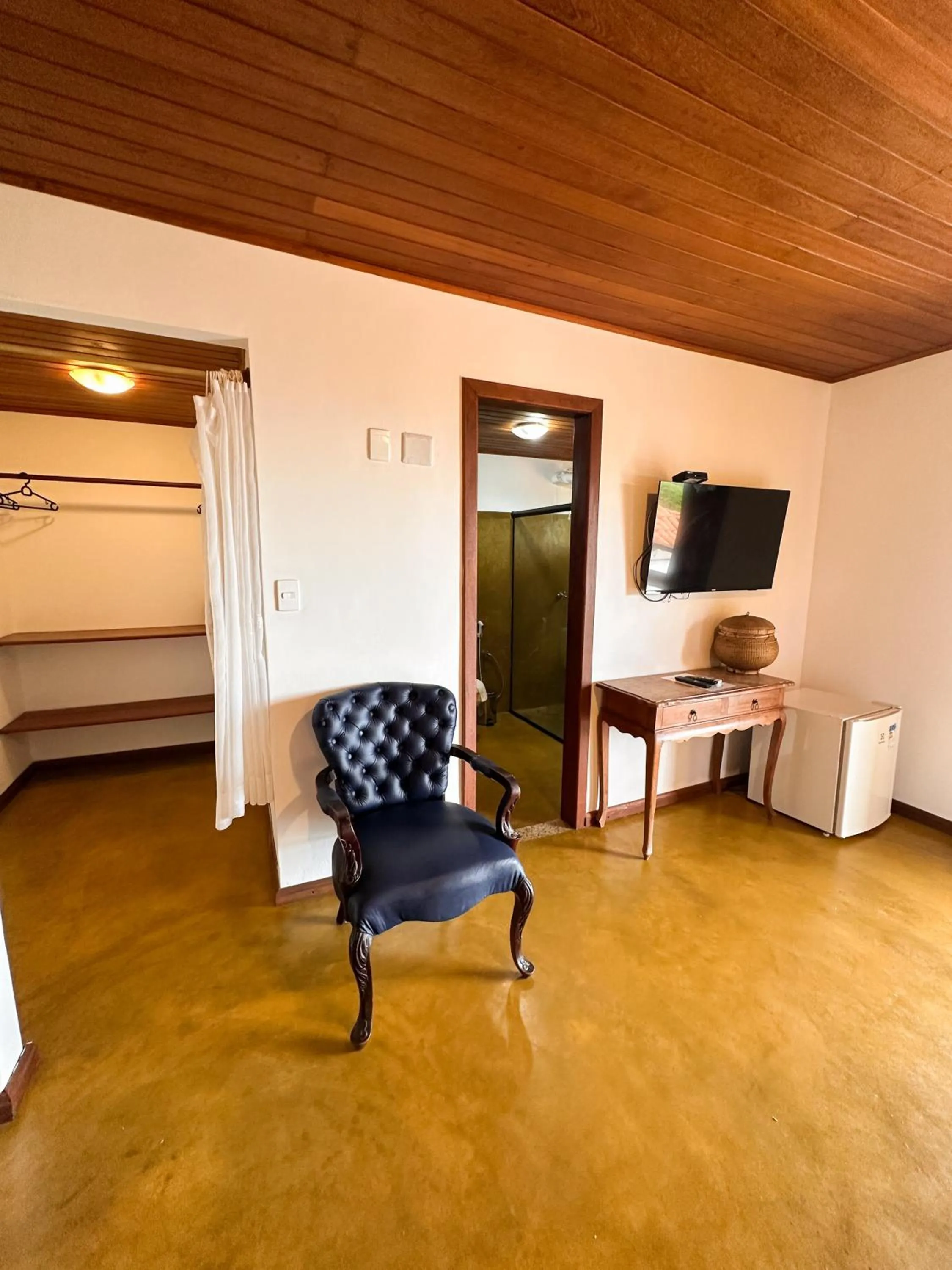 TV and multimedia in Pousada Arraial Colonial, Localizada no Centrinho e de Fácil Acesso a Praia e a Rua Mucugê