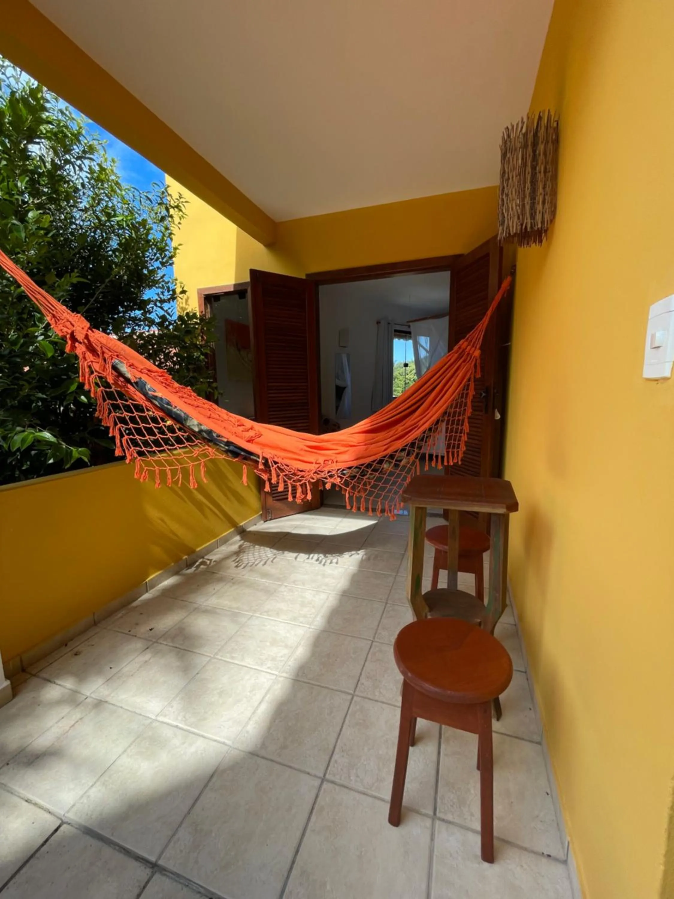 Patio in Pousada Arraial Colonial, Localizada no Centrinho e de Fácil Acesso a Praia e a Rua Mucugê