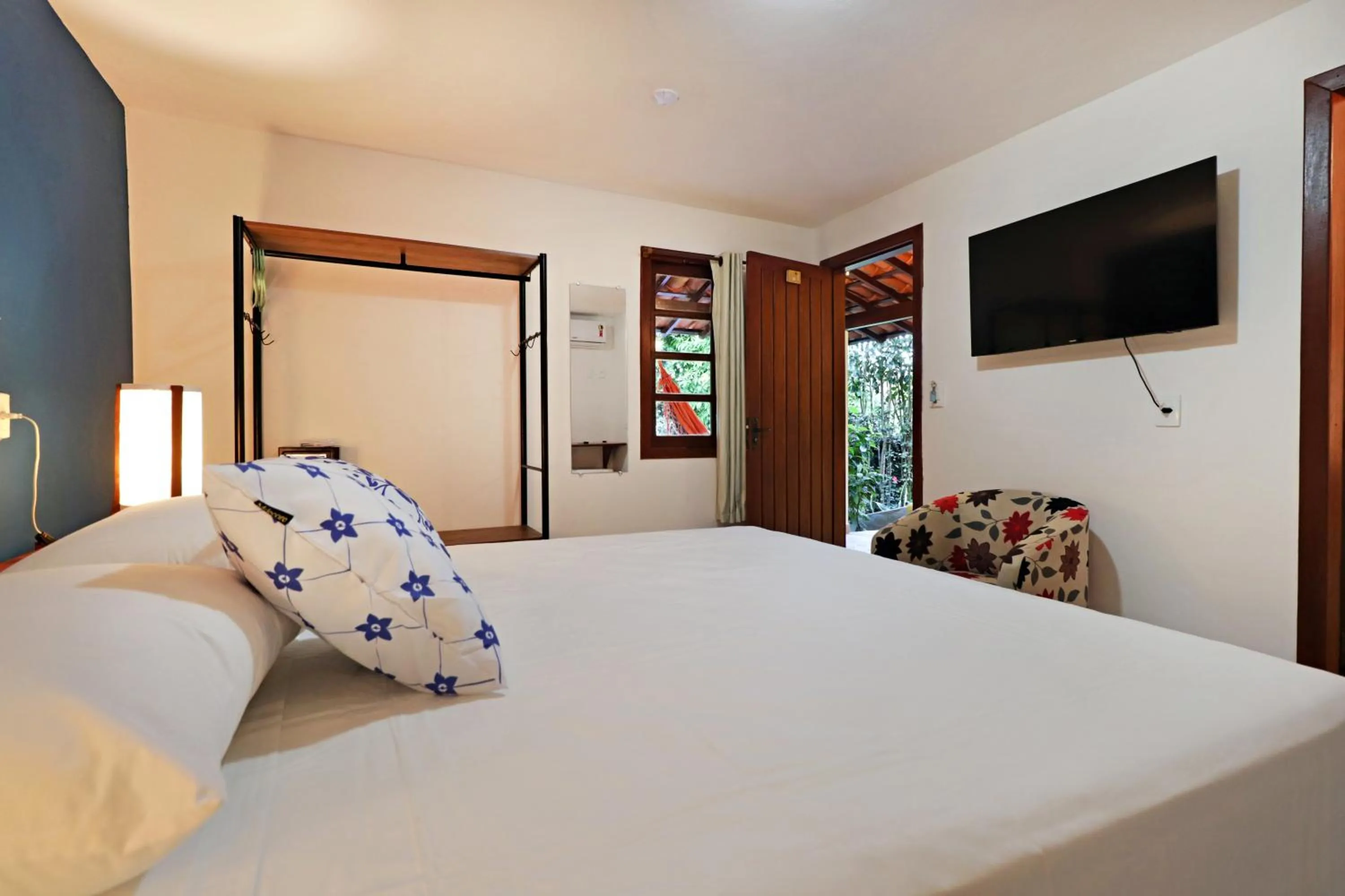 Bed in Pousada Arraial Colonial, Localizada no Centrinho e de Fácil Acesso a Praia e a Rua Mucugê