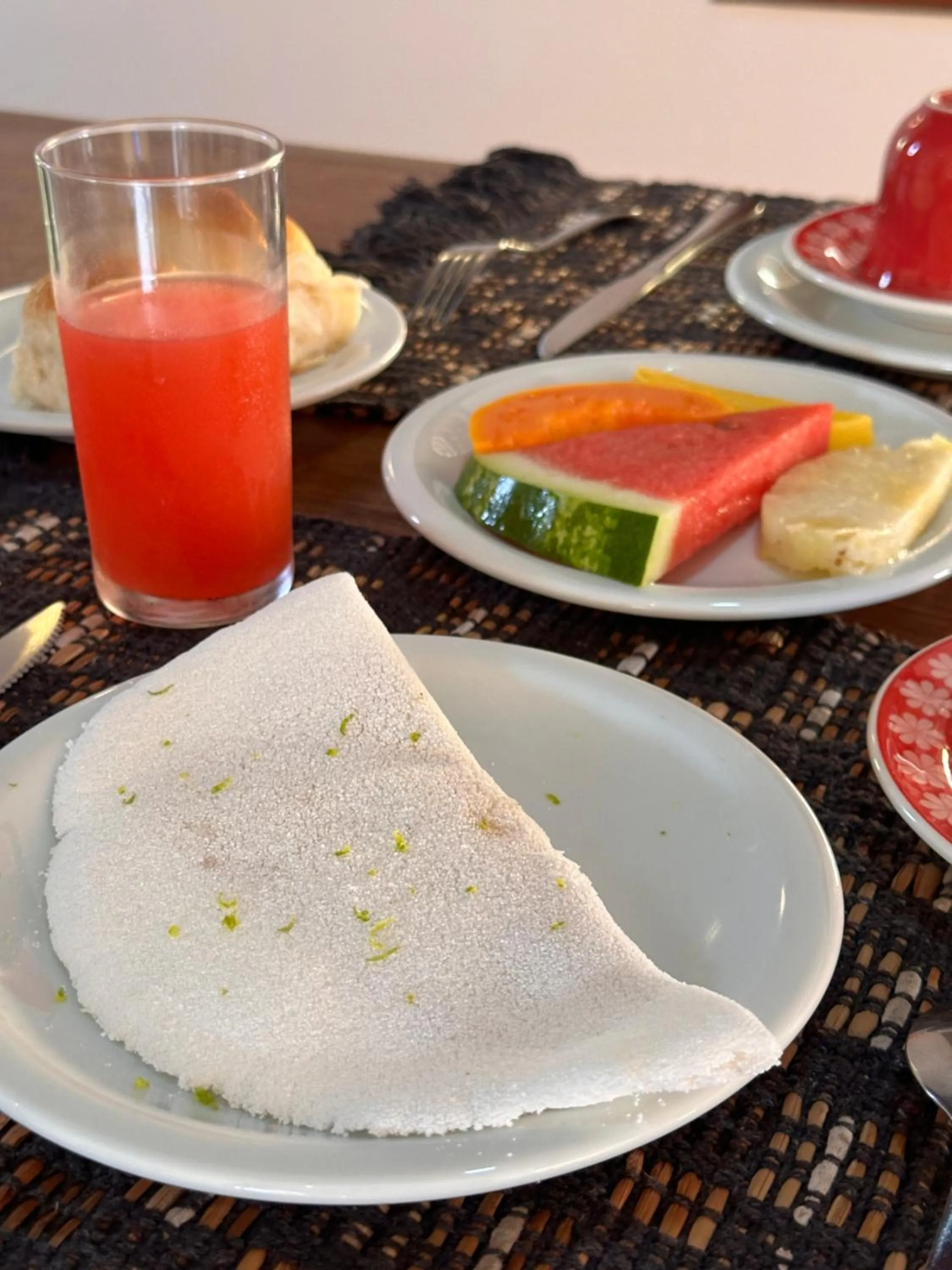 Breakfast in Pousada Arraial Colonial, Localizada no Centrinho e de Fácil Acesso a Praia e a Rua Mucugê