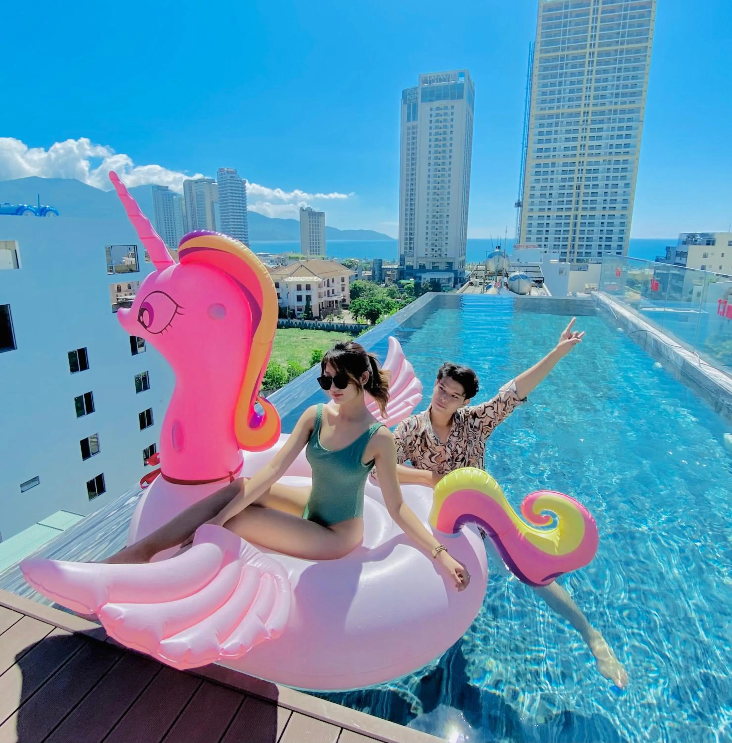 Swimming pool in Duke Casa Apartment