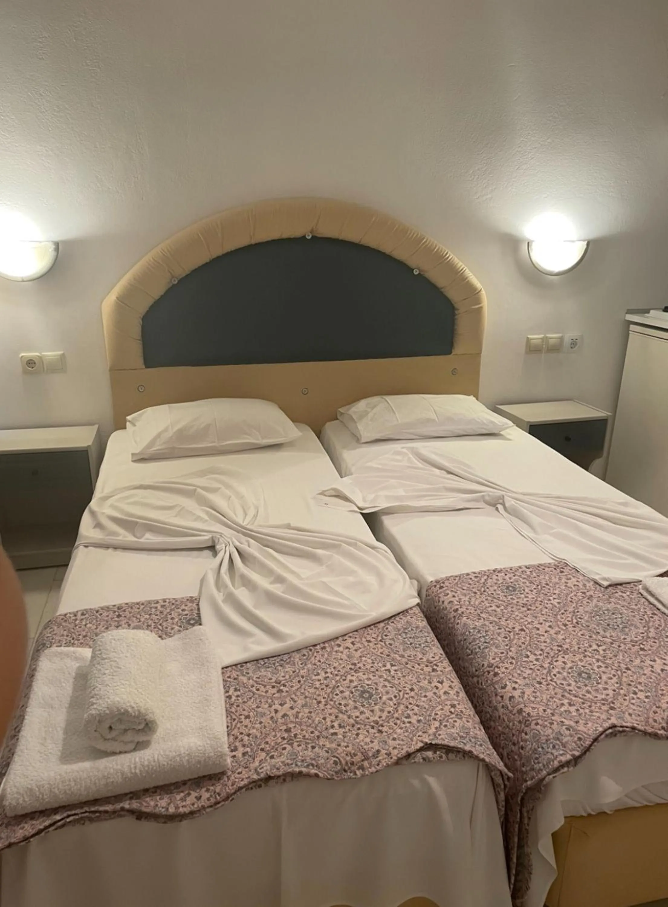 Bedroom in Hotel Kourkoumelata