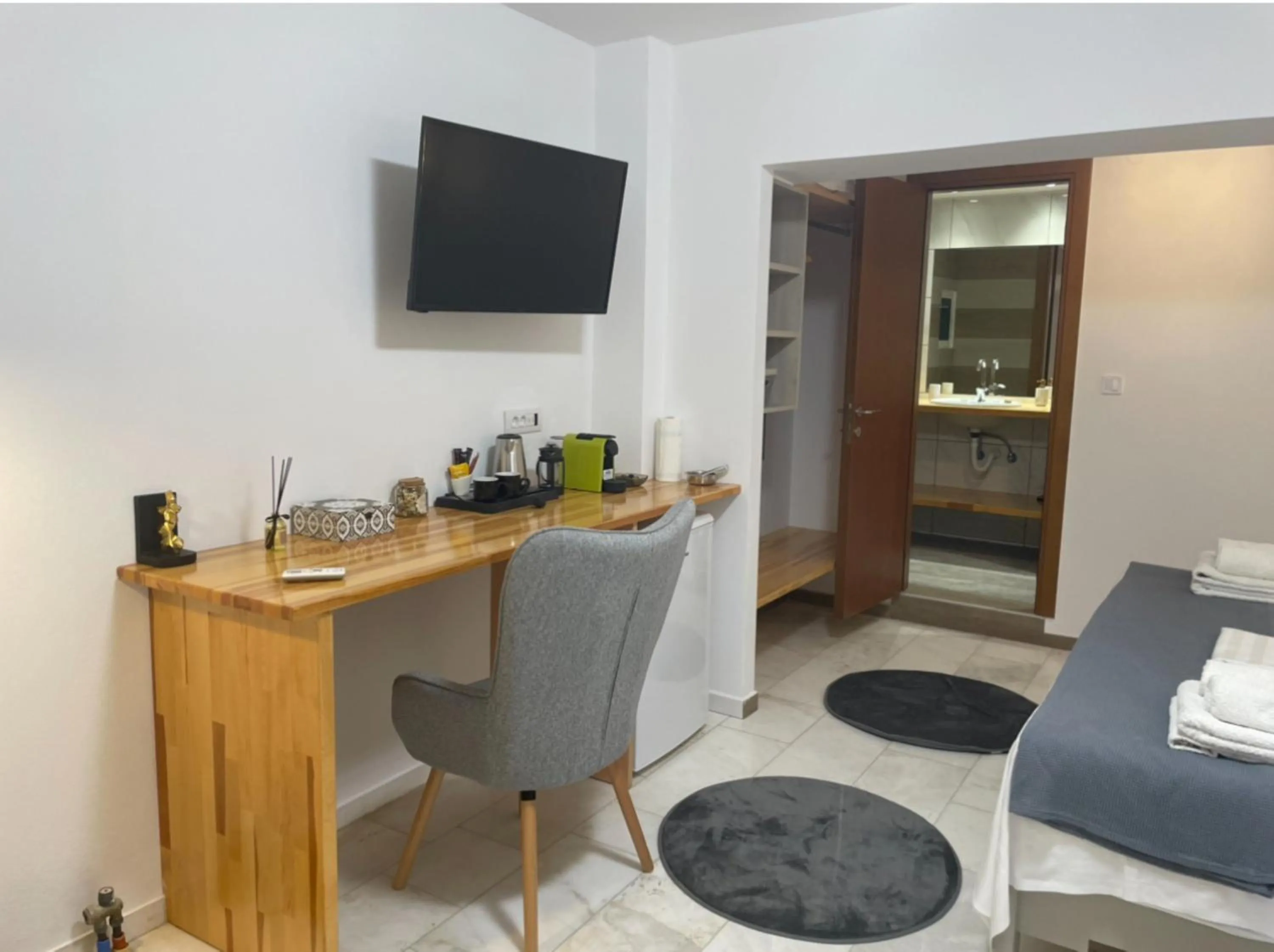 Photo of the whole room in Hotel Kourkoumelata