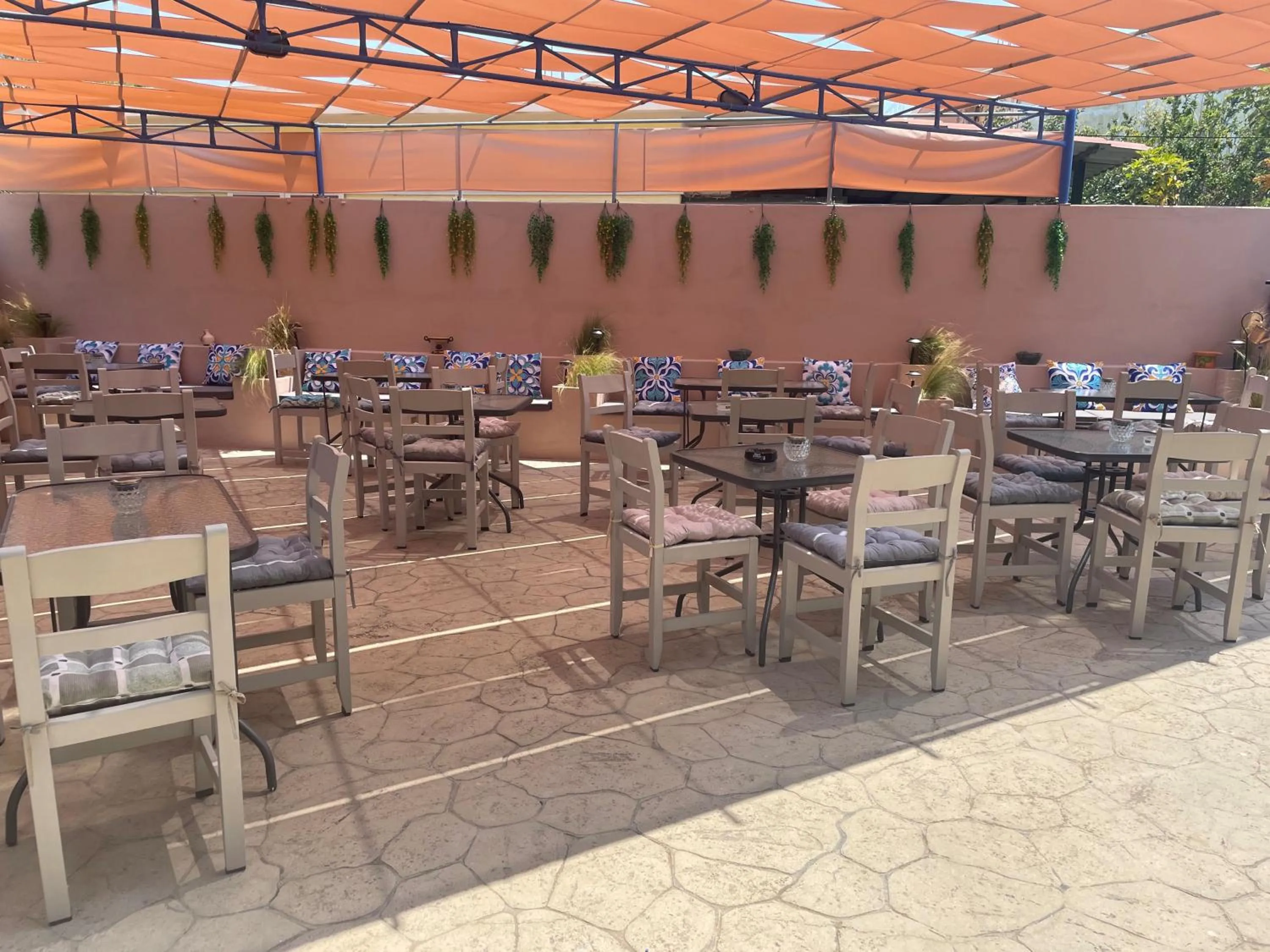 Patio in Hotel Kourkoumelata