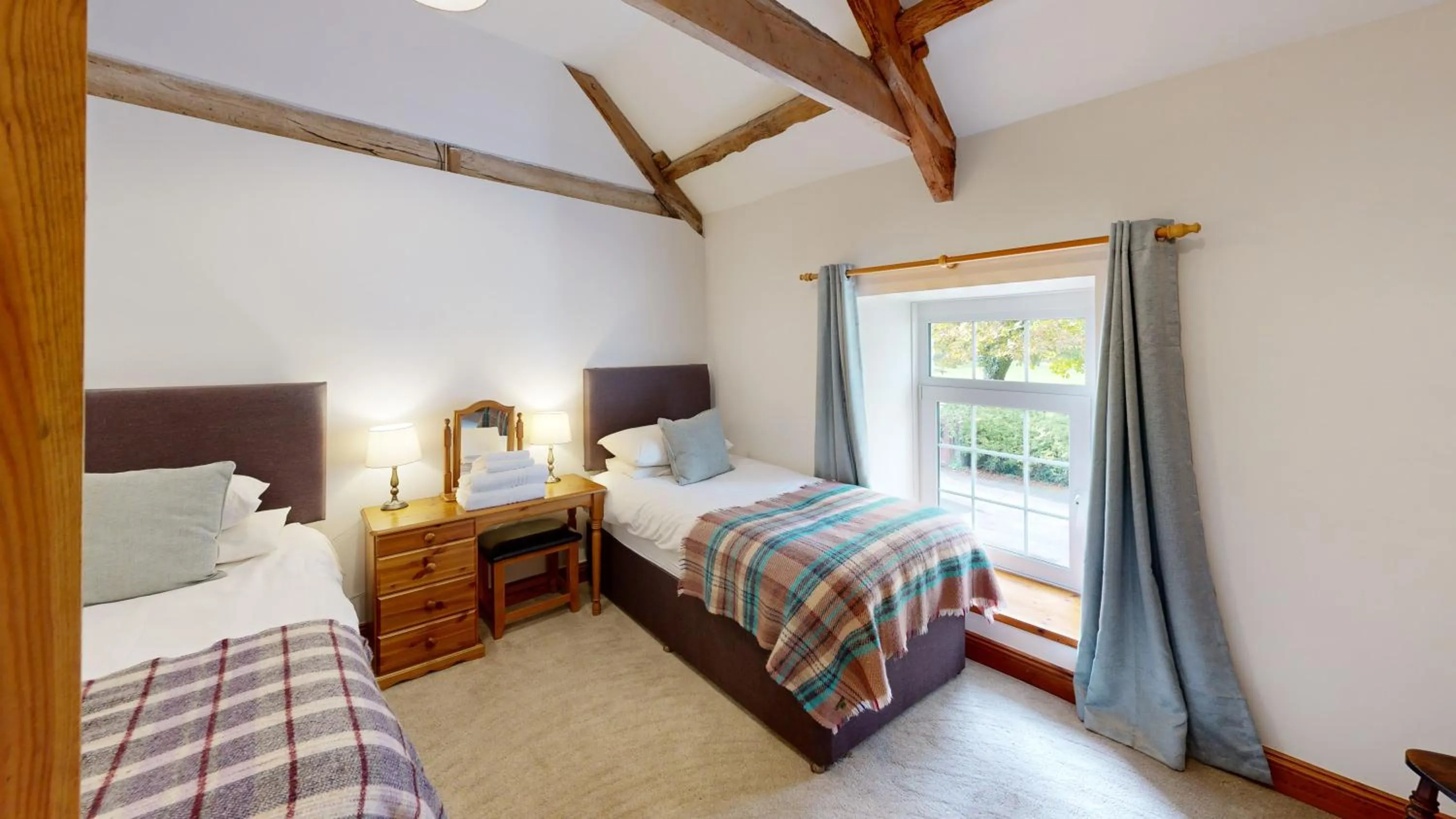 Bedroom, Bed in Swansea Valley Holiday Cottages