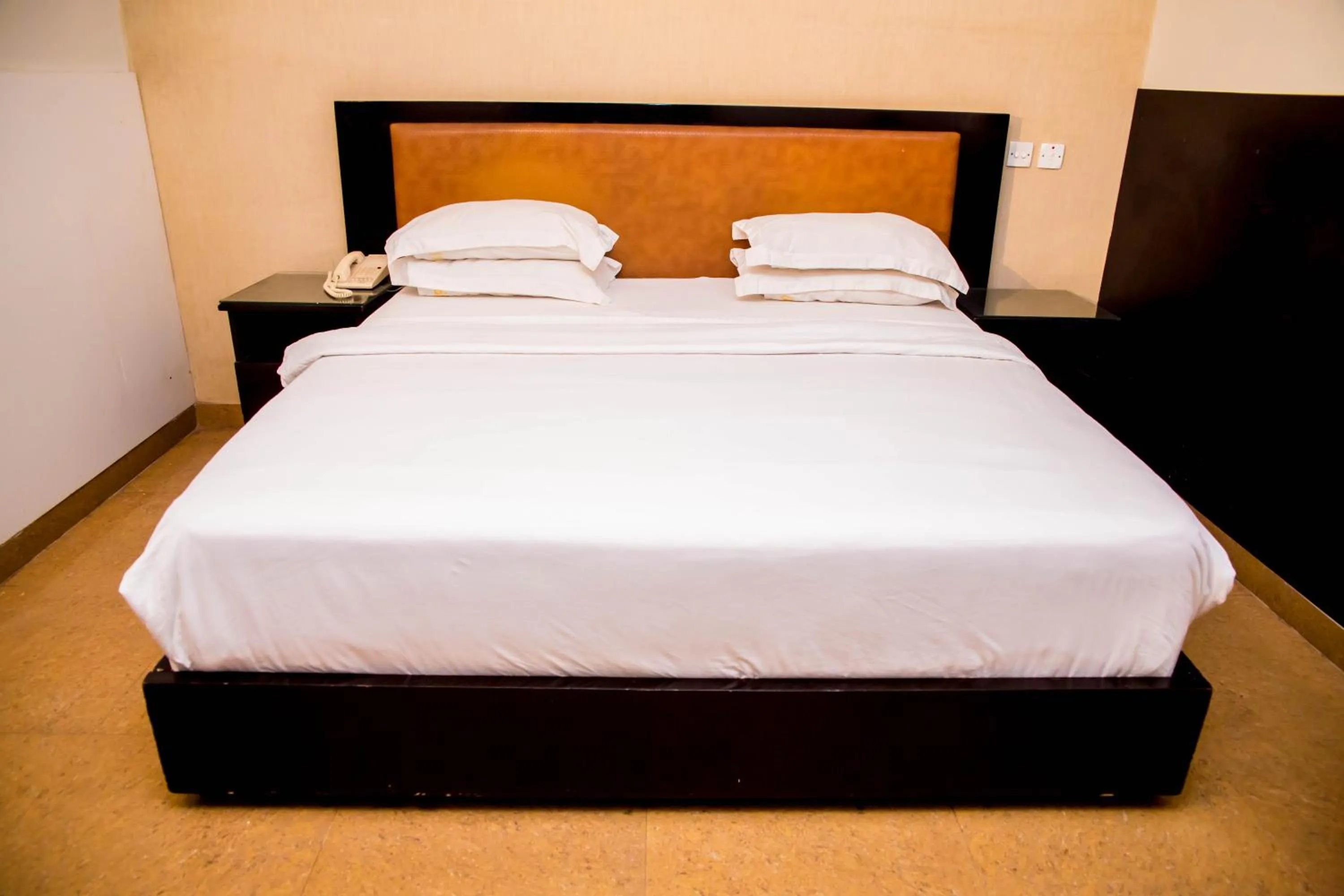 Bedroom, Bed in BW Starfire Hotel