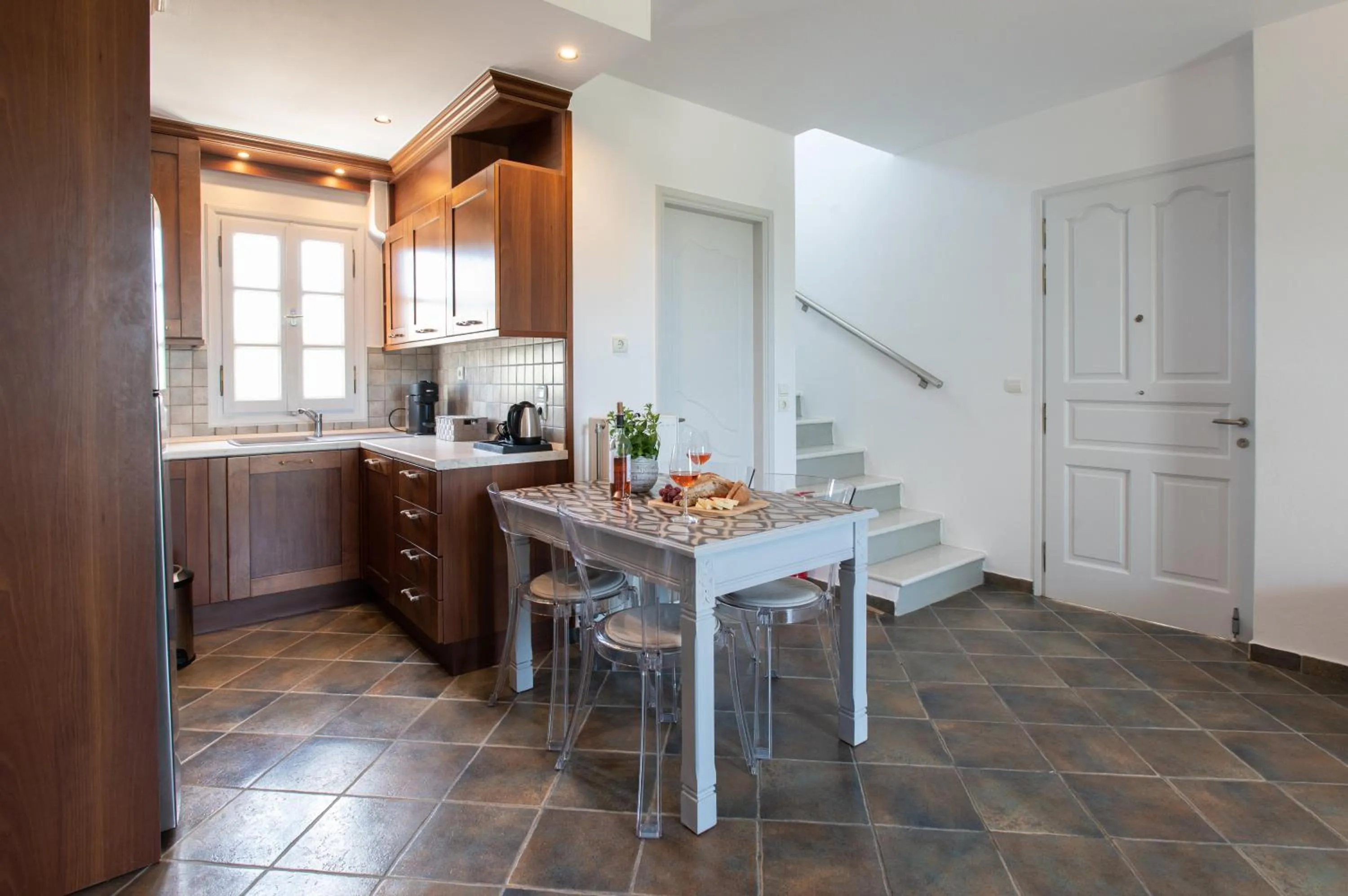 Dining area in Sea Lilies Suites