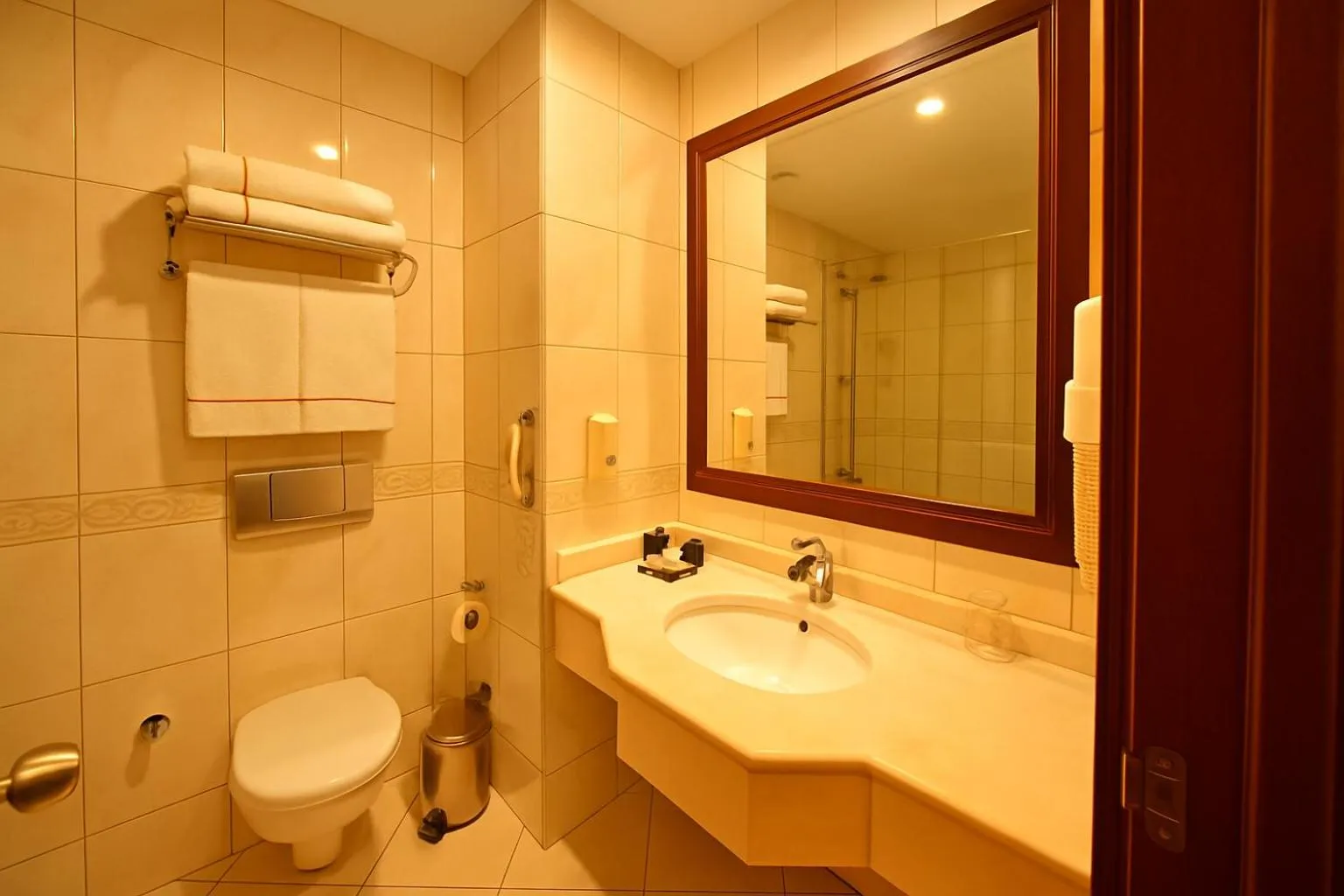 Bathroom in Taksim Gonen Hotel