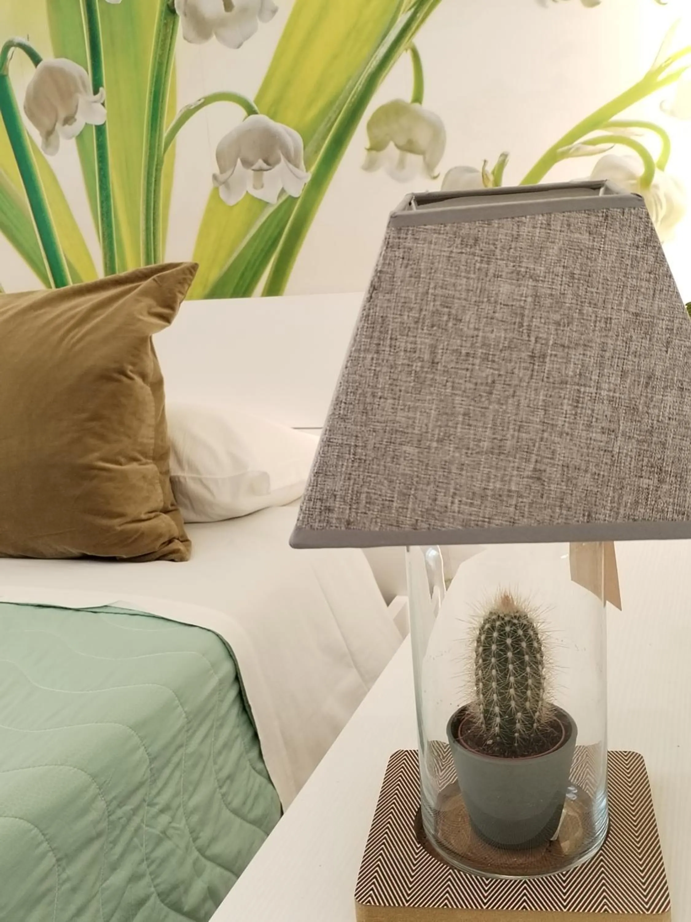 Decorative detail in Natural Mente