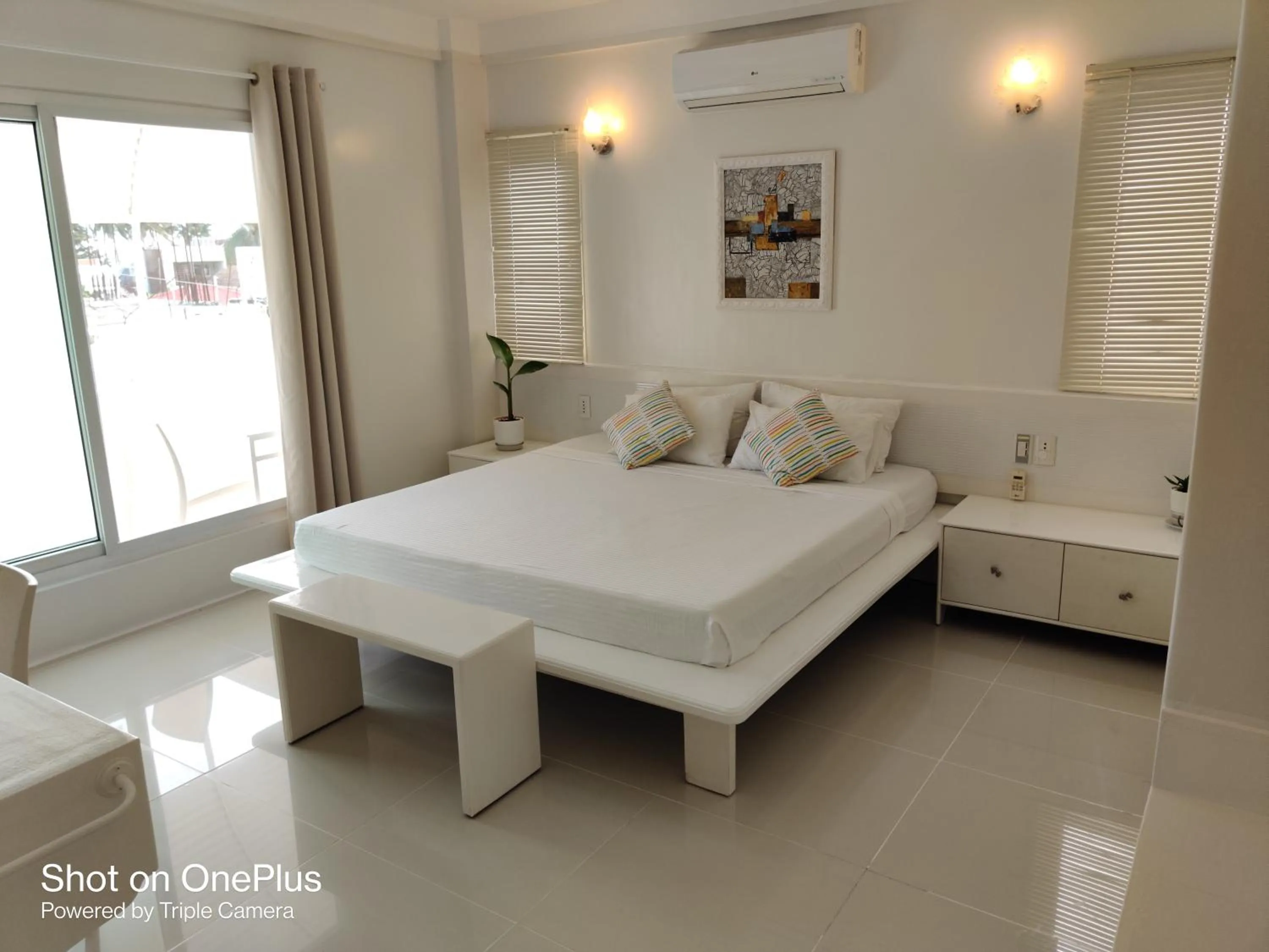 Property building, Bed in Mecasa Hotel