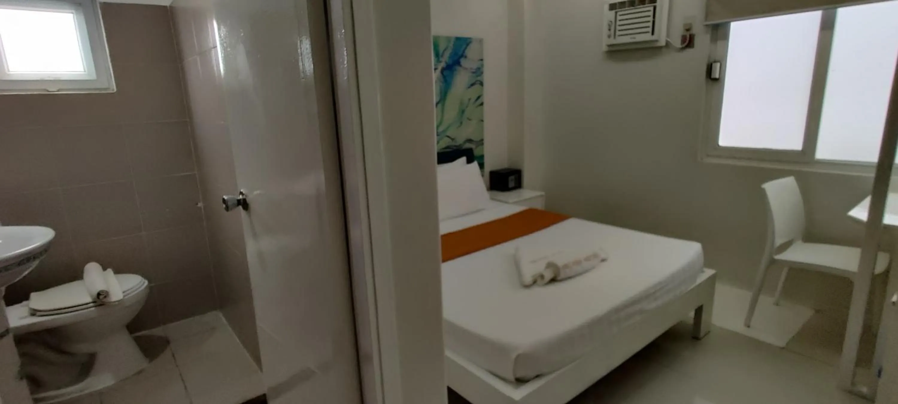 Shower in Mecasa Hotel