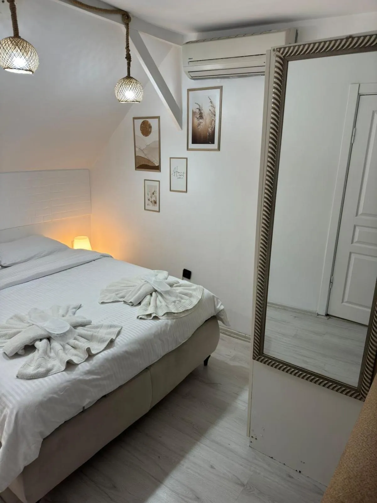 Bed in Hotel Antique