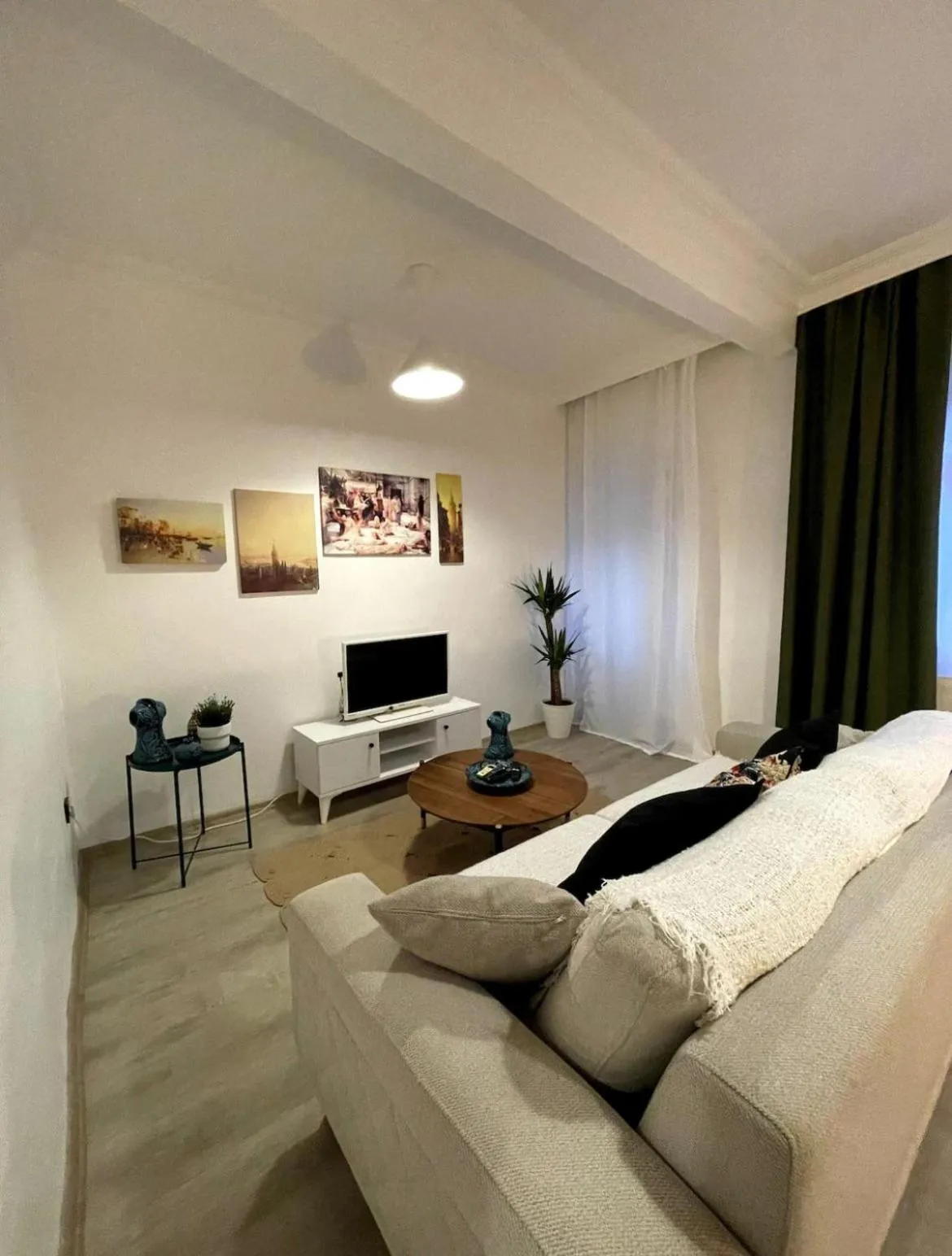 Bed in Hotel Antique