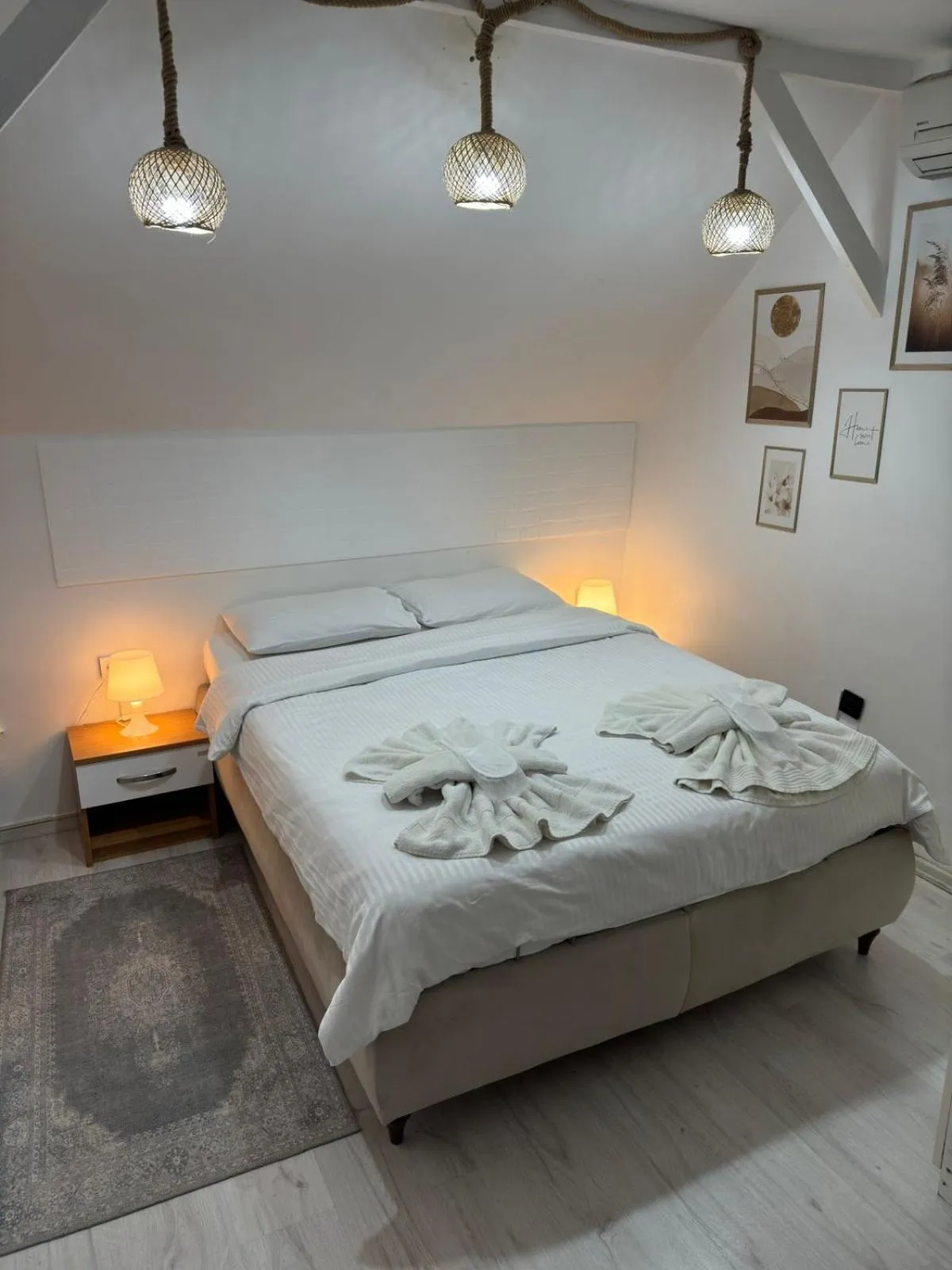 Bed in Hotel Antique