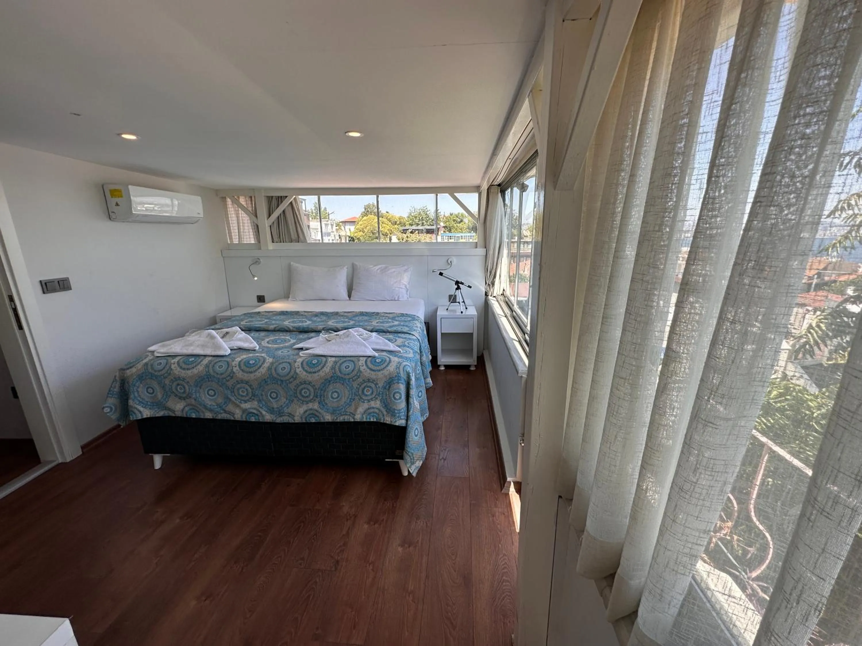 Bedroom, Bed in Hotel Antique