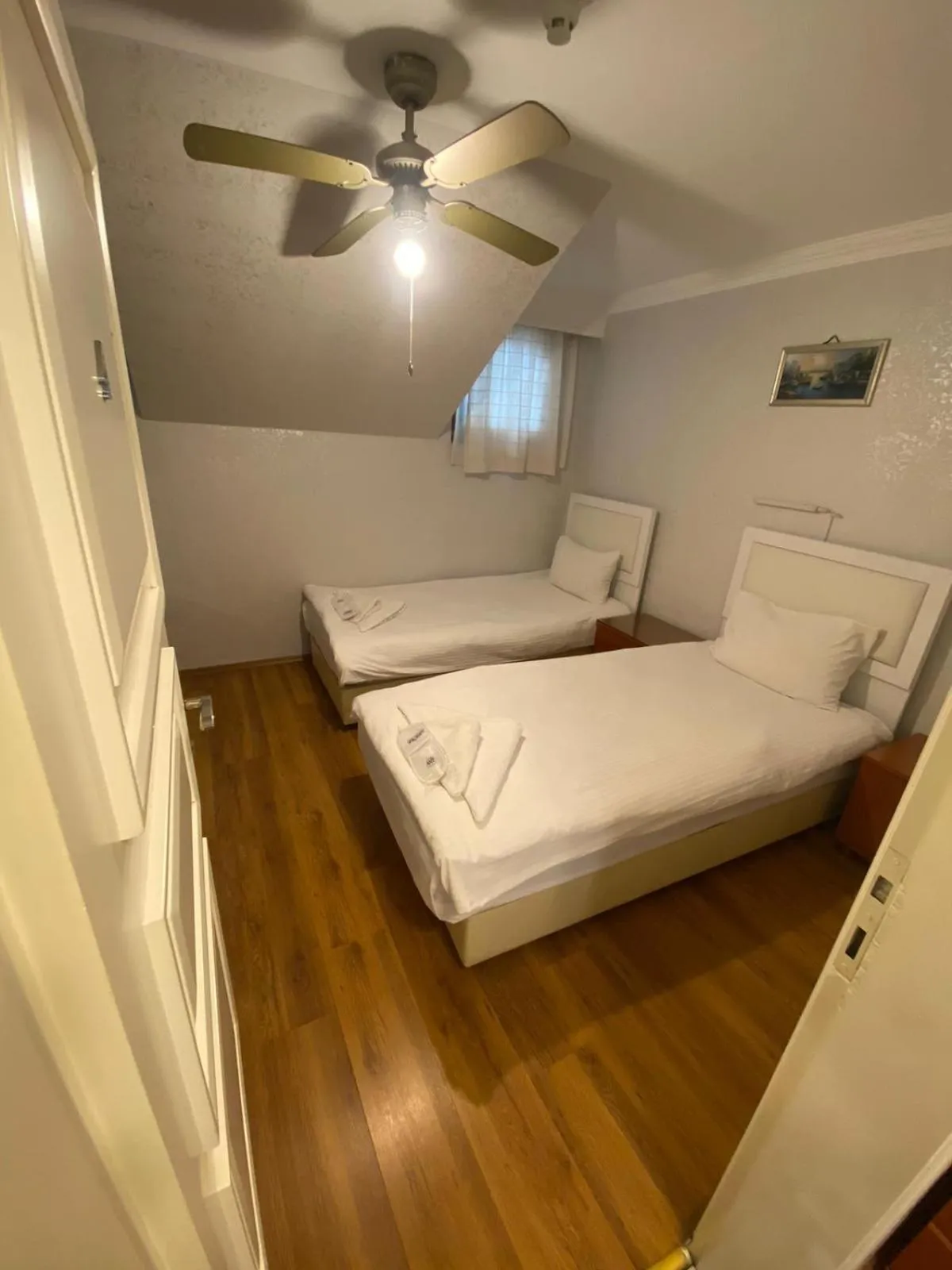 Photo of the whole room, Bed in Hotel Antique