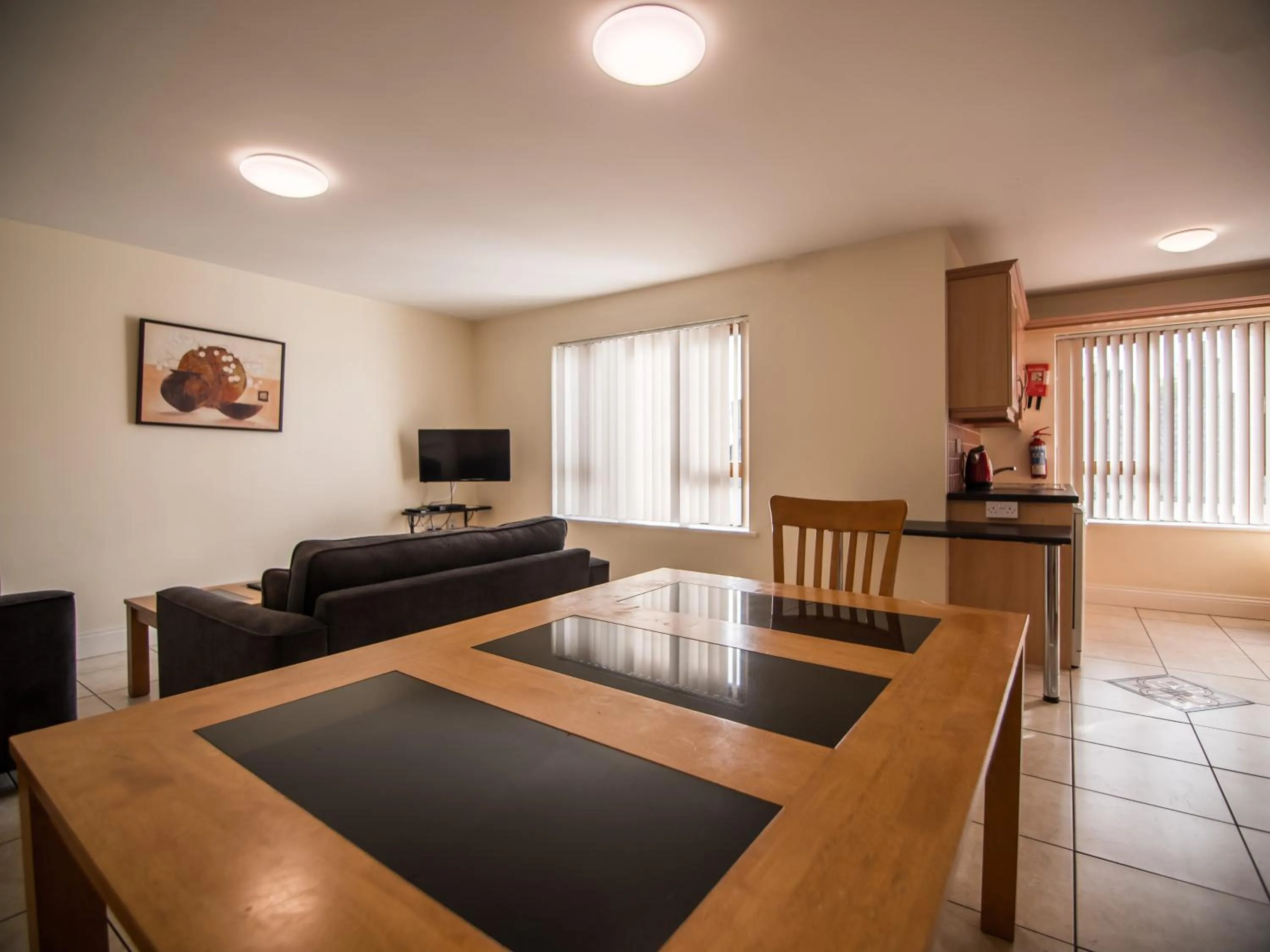 Dining area in Donegan Court Aparthotel