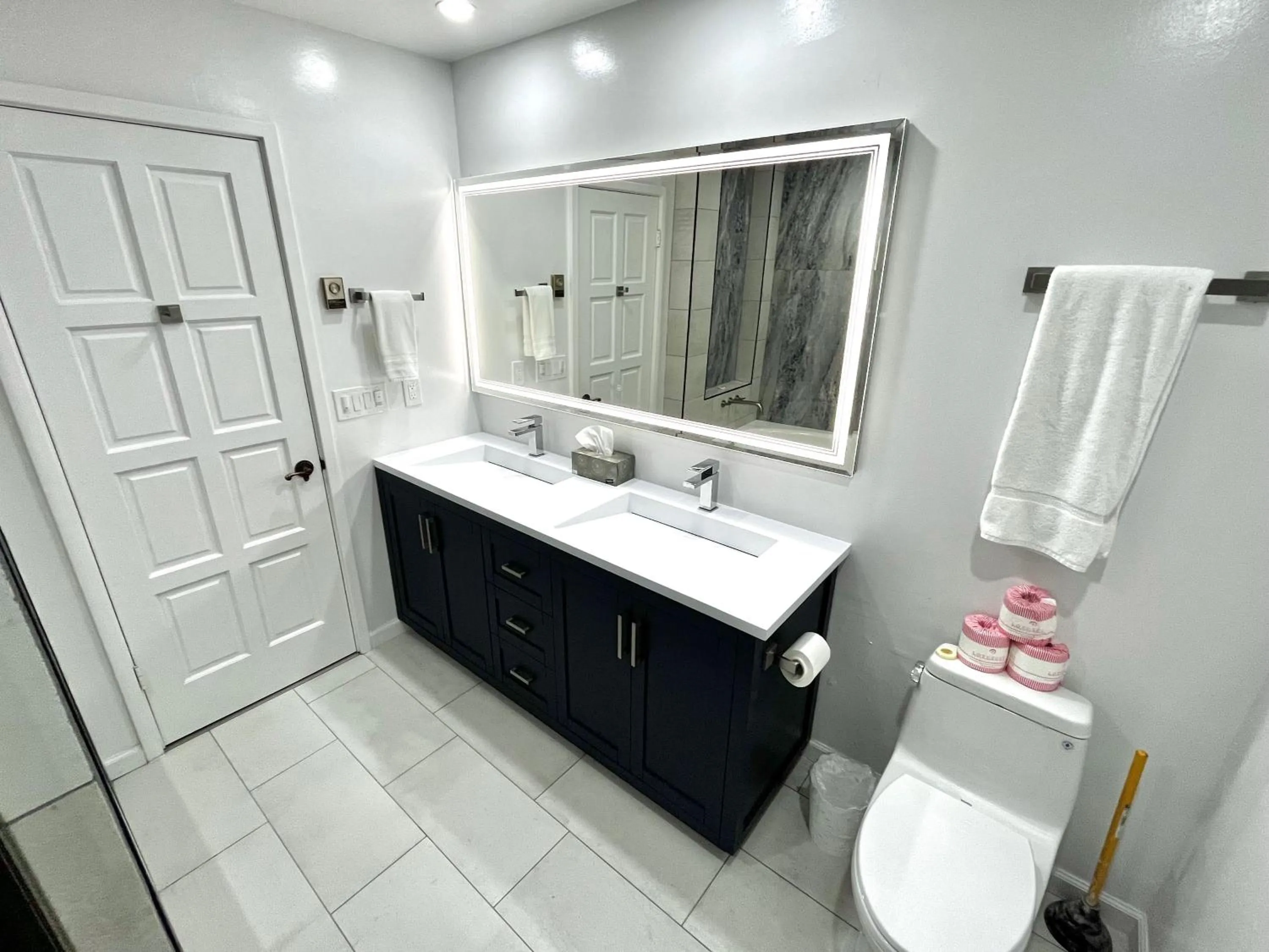 Modern Hamilton Cove Villa w/golf cart