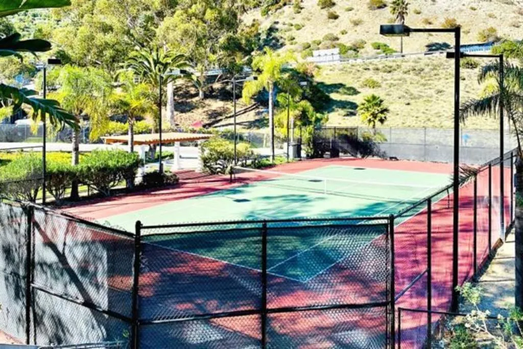 Modern Hamilton Cove Villa w/golf cart