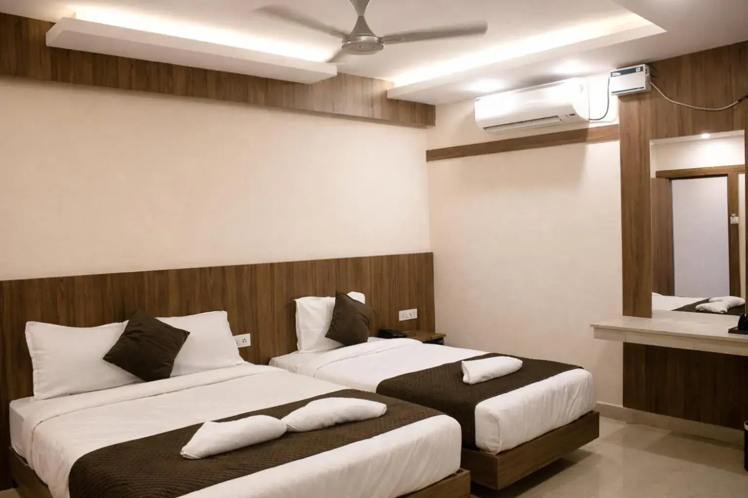 Photo of the whole room, Bed in Hotel Sakura Inn Photo of the whole room, Bed in Hotel Sakura Inn