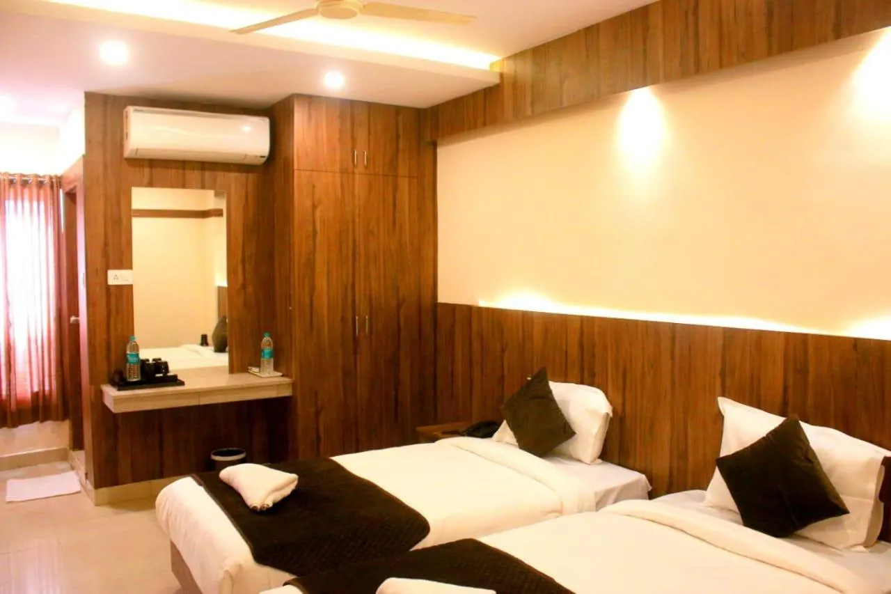 Photo of the whole room, Bed in Hotel Sakura Inn