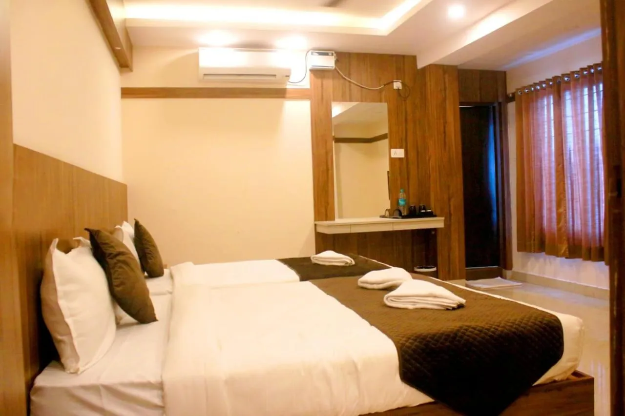 Photo of the whole room, Bed in Hotel Sakura Inn