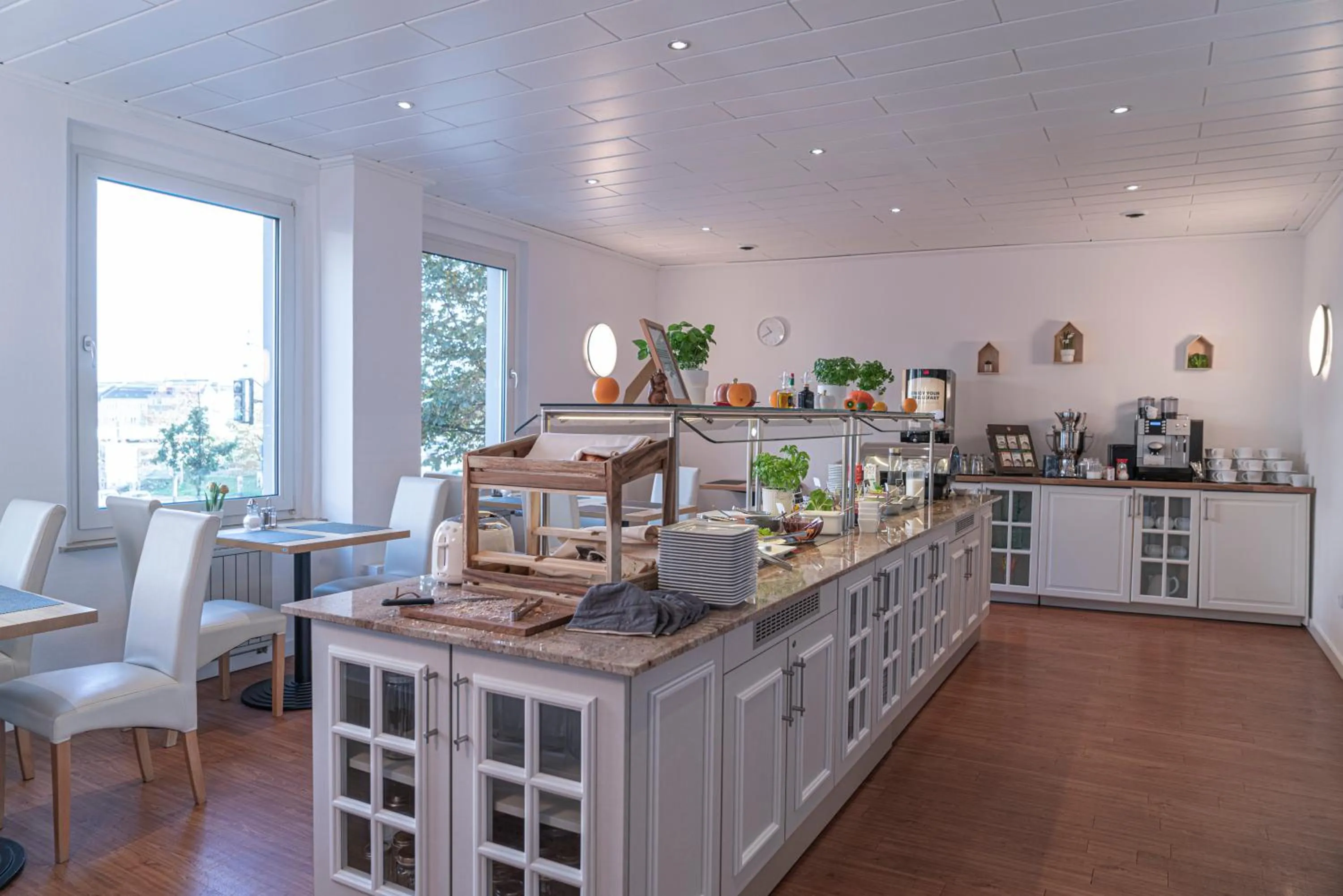 Kitchen or kitchenette in NP Hotel Königshof