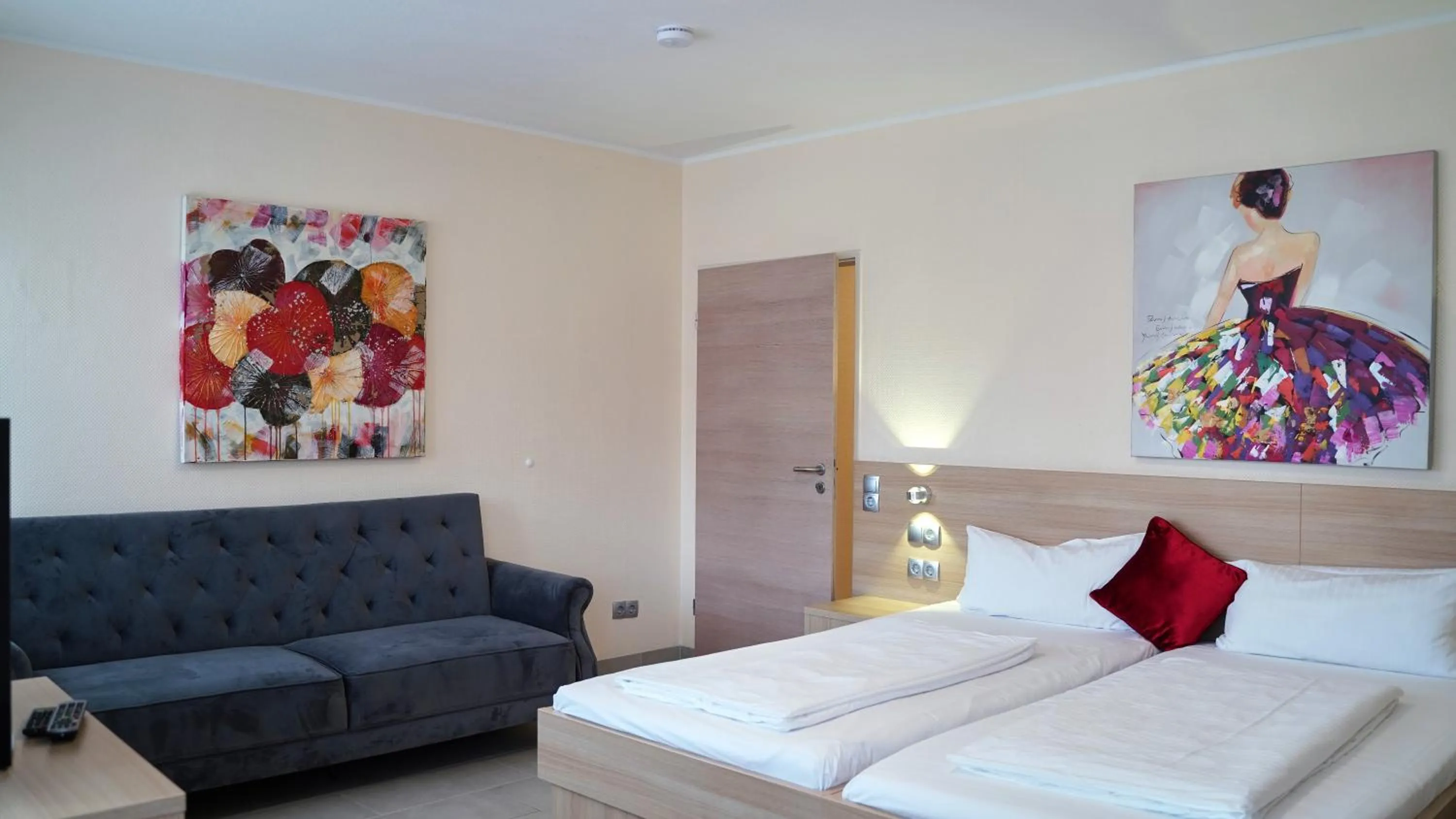 Bedroom, Bed in NP Hotel Königshof