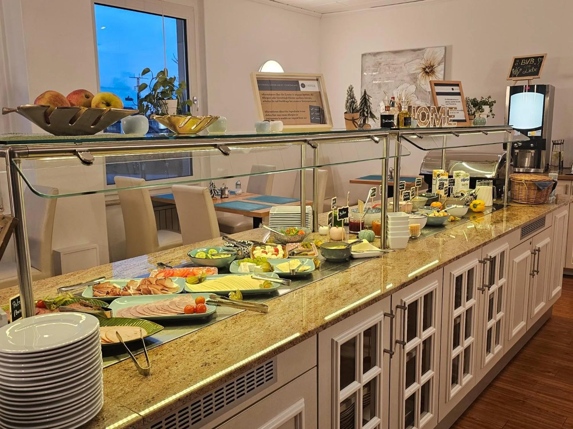 Restaurant/places to eat in NP Hotel Königshof