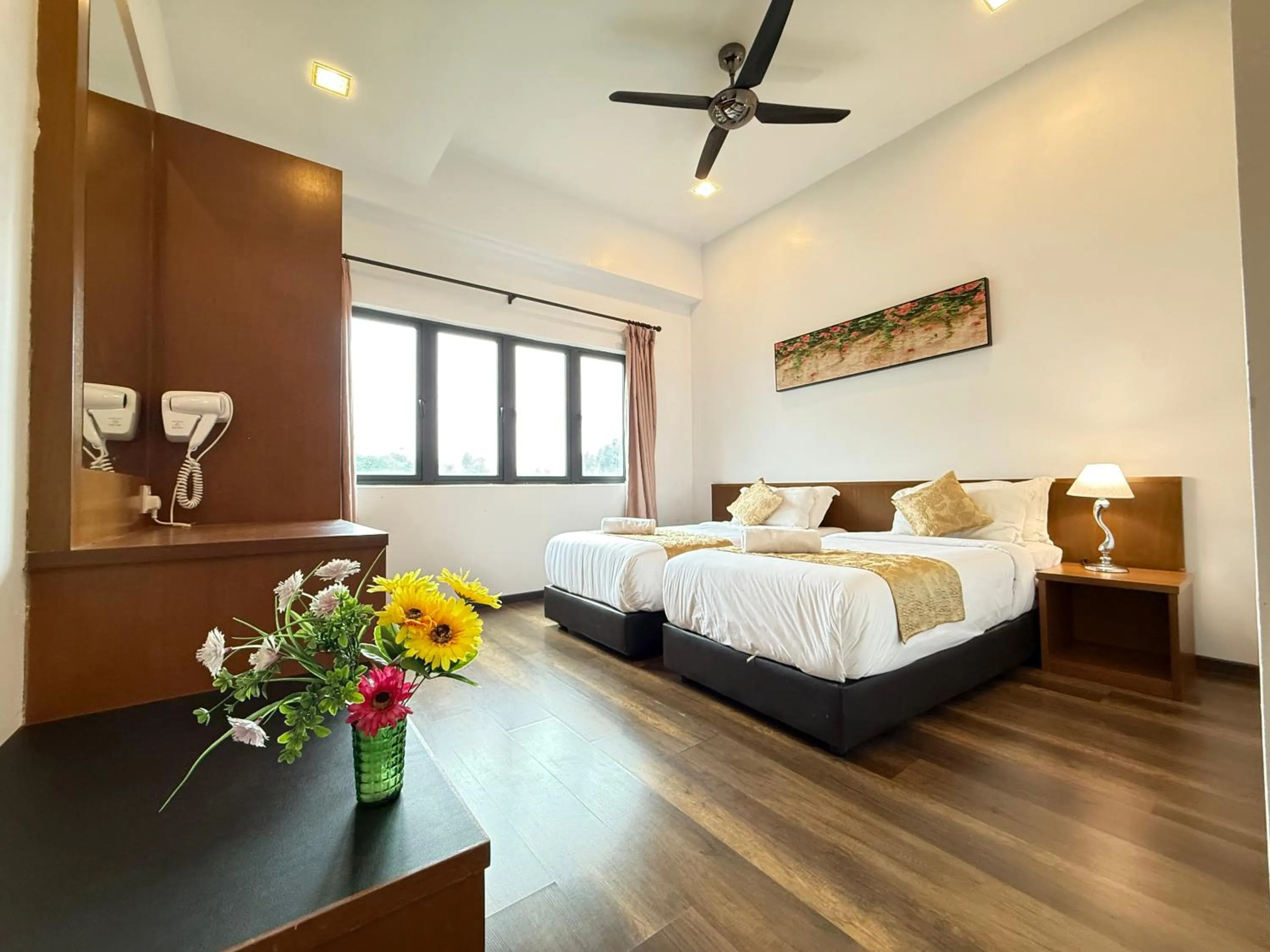 Bedroom, Bed in Nova Mountain n Sunrise view Hilltop Hotel Apartment in Cameron Highlands