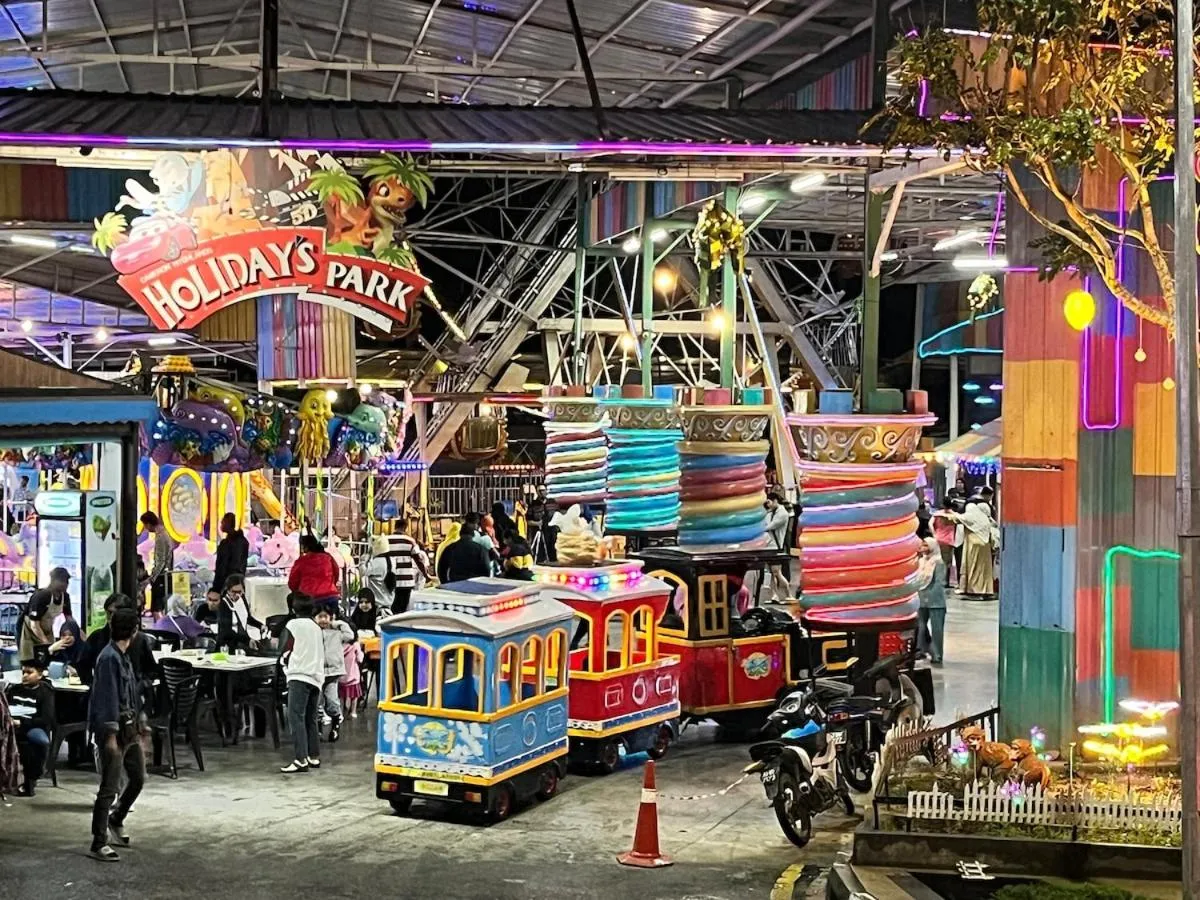 Evening entertainment in Nova Mountain n Sunrise view Hilltop Hotel Apartment in Cameron Highlands