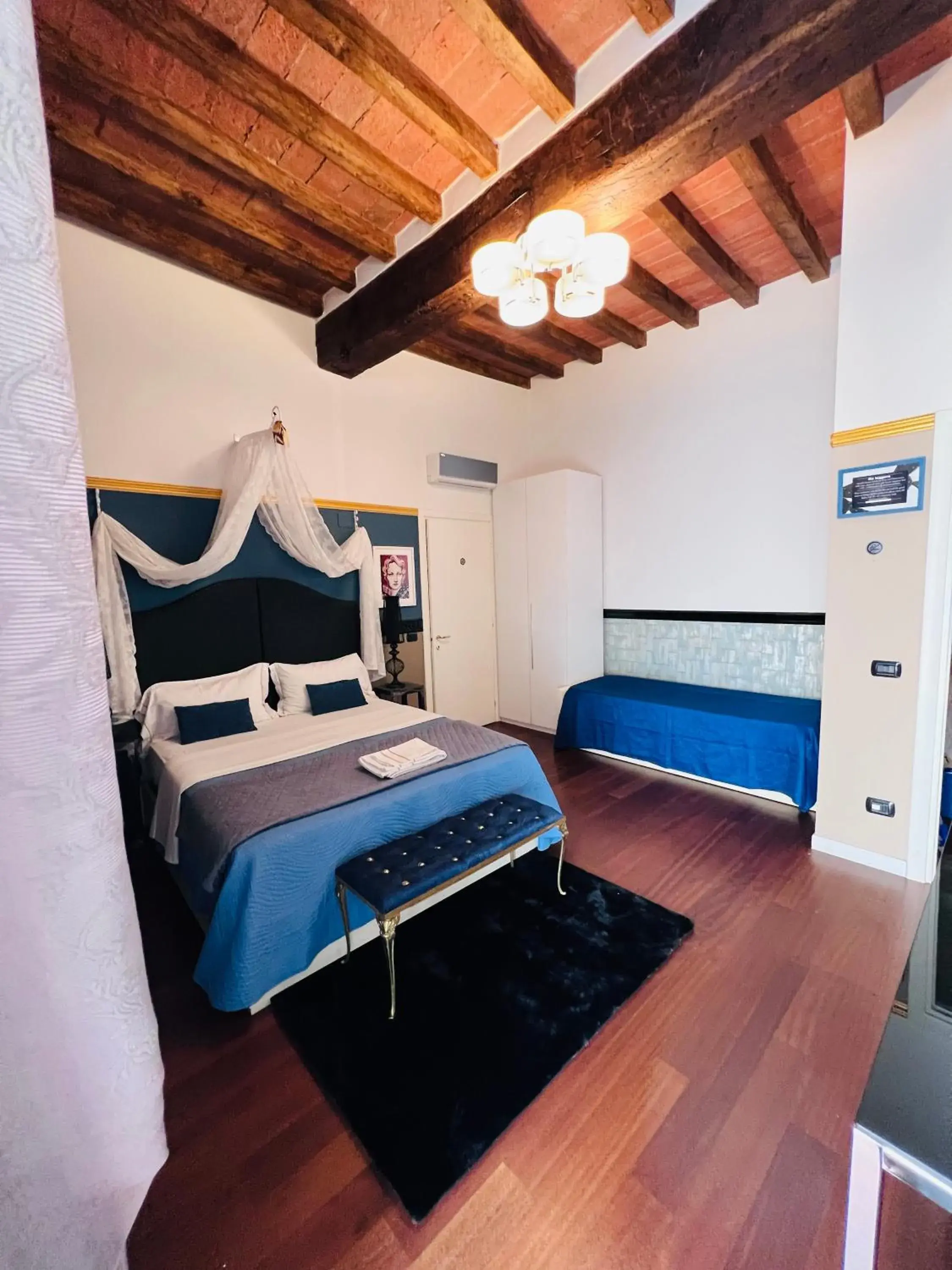 Double Room with Balcony in Domus San Martino GuestHouse Double Room with Balcony in Domus San Martino GuestHouse