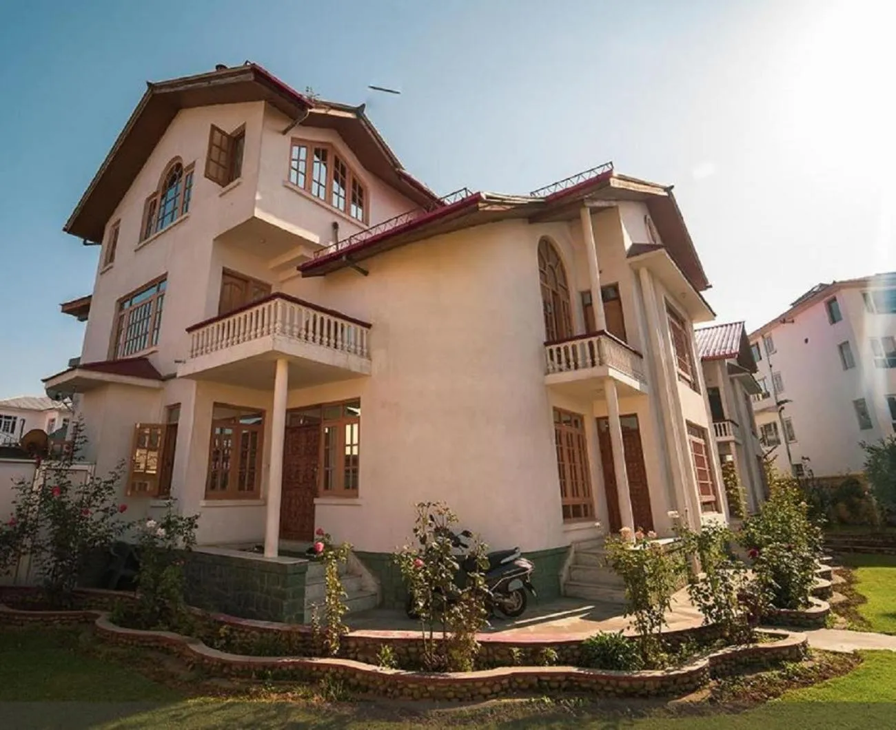 Property building in Hotel Al Azrah