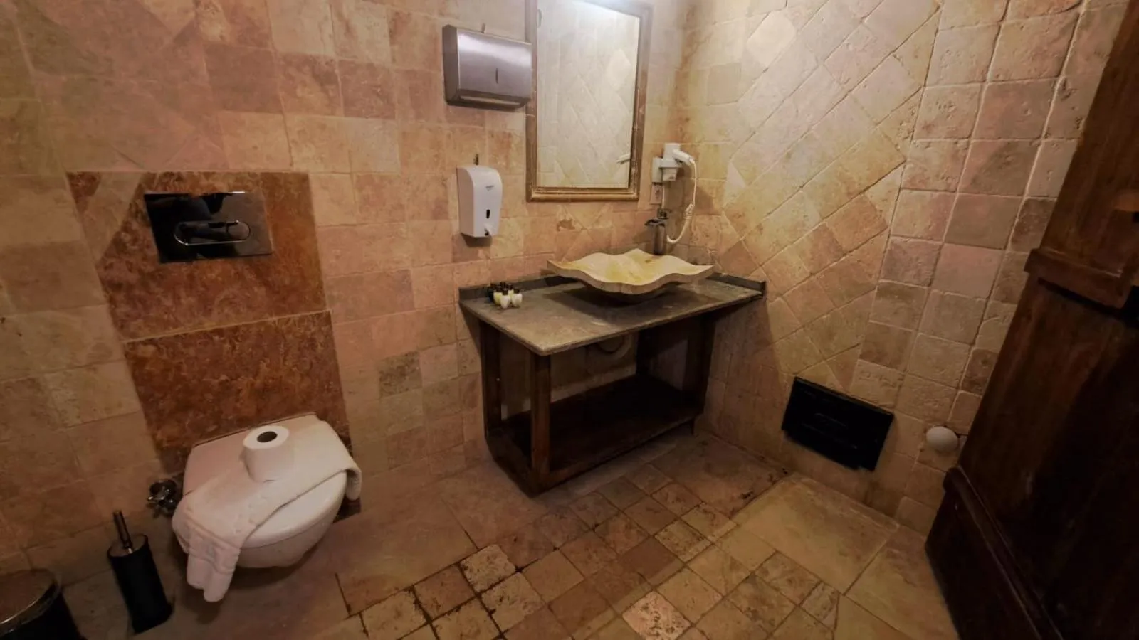 Bathroom in Shoestring Cave House