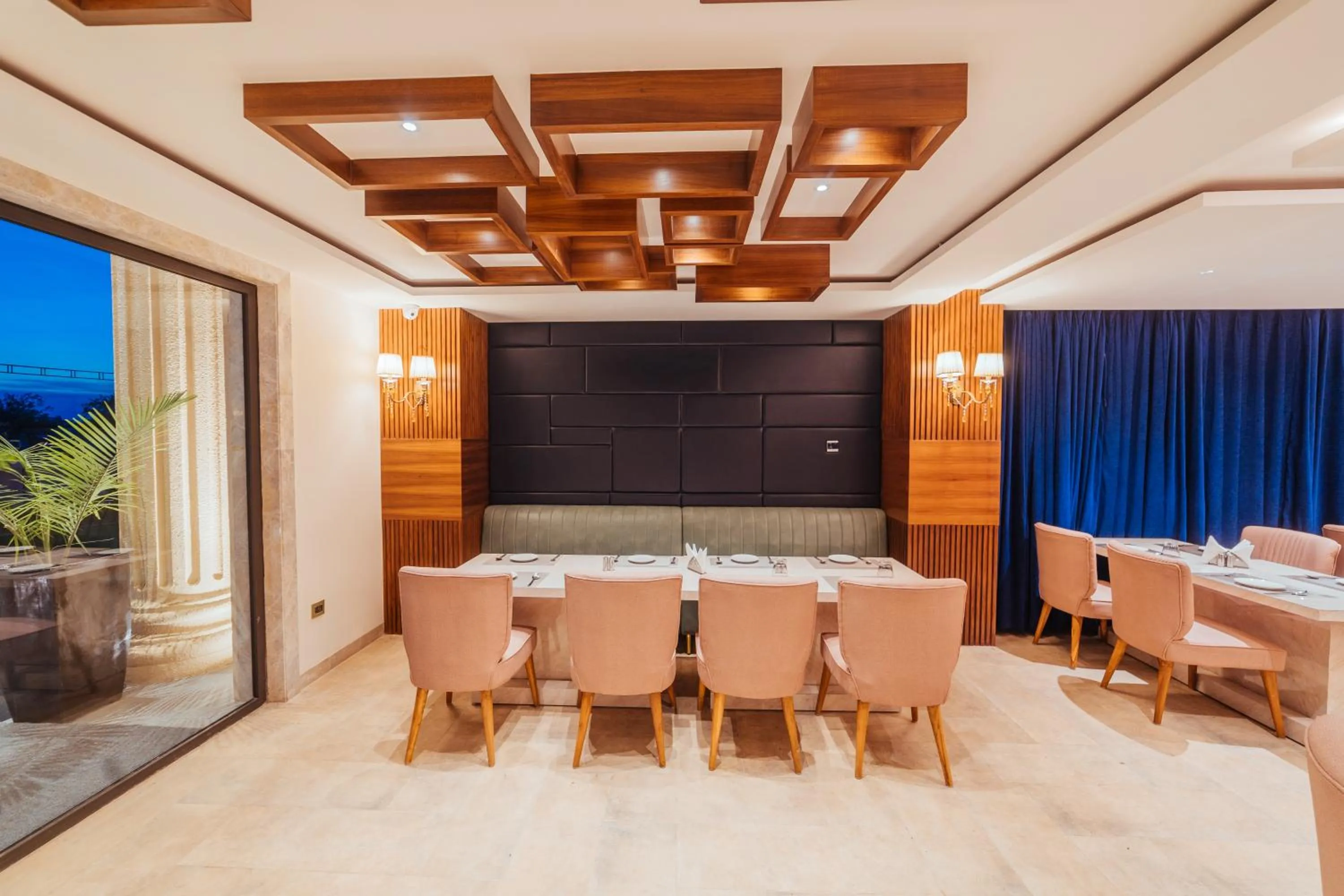 Restaurant/places to eat in The Ramayana Hotel, Ayodhya