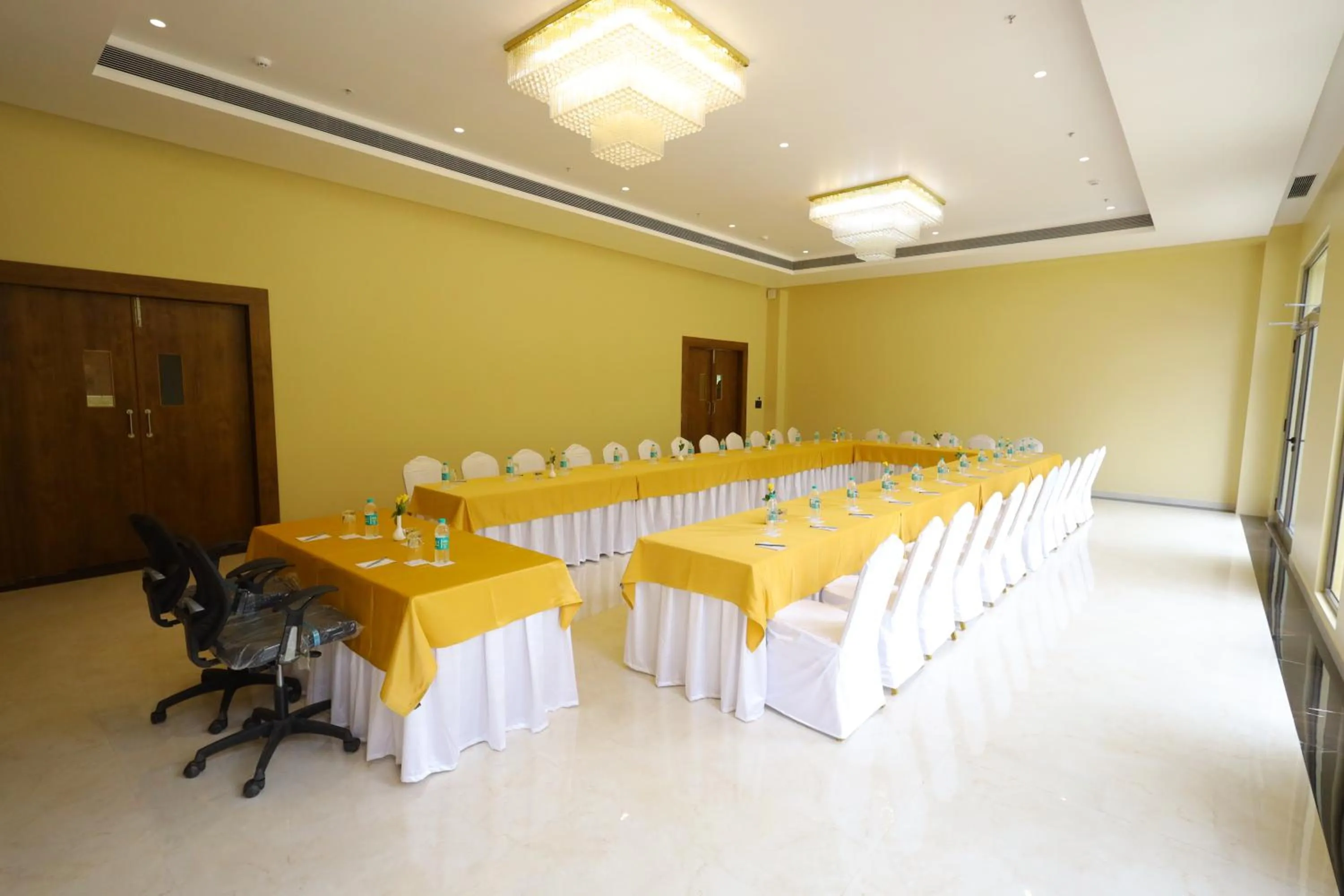 Business facilities in The Aurum Subrahmanya