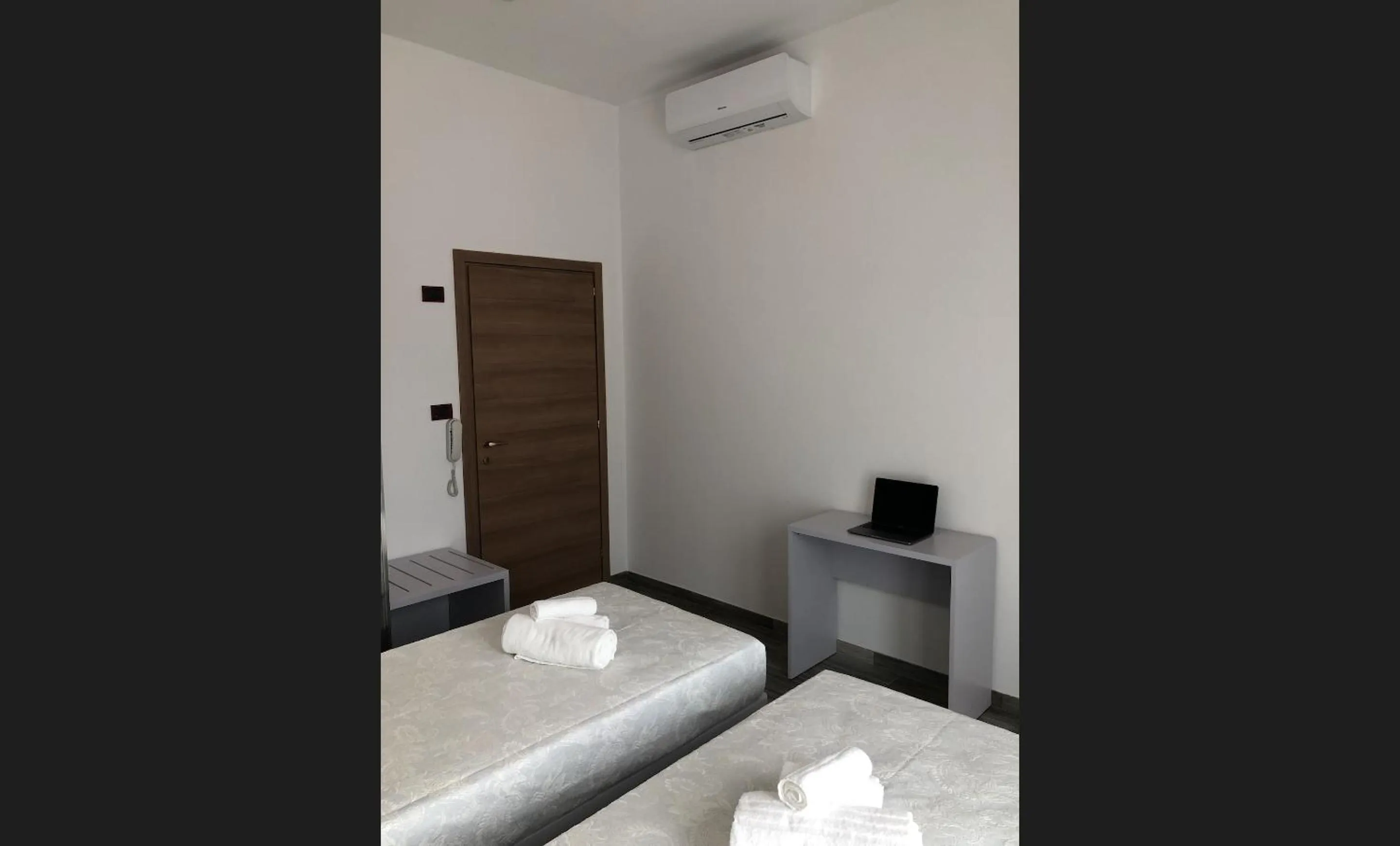 Photo of the whole room in Vinsea Hotel