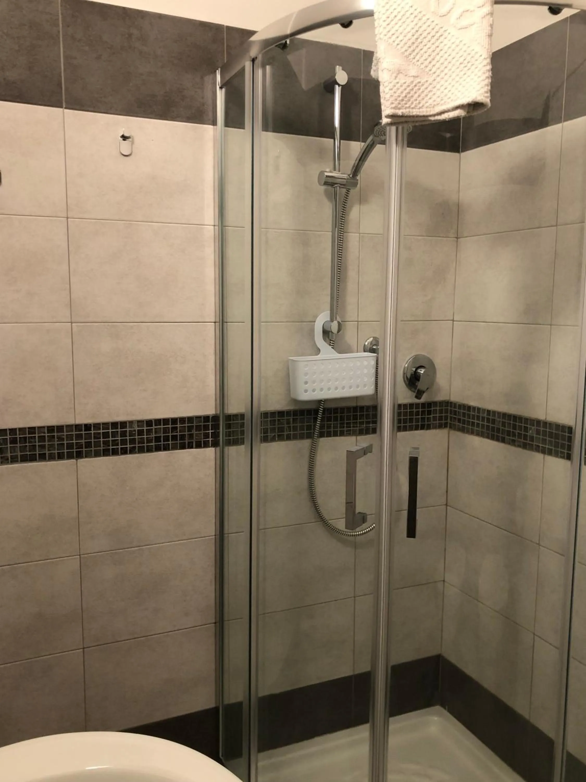 Shower in Vinsea Hotel