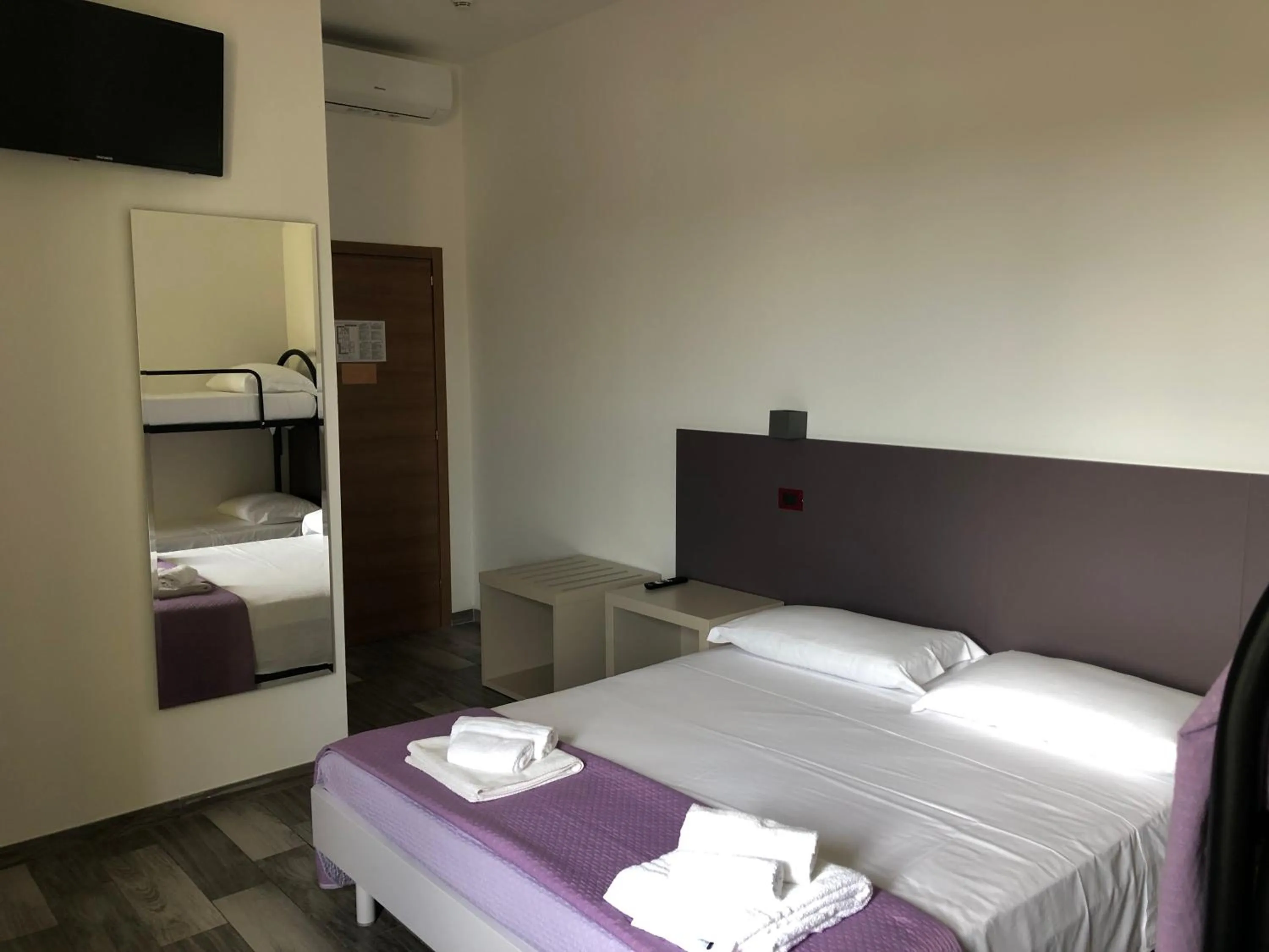 TV and multimedia in Vinsea Hotel