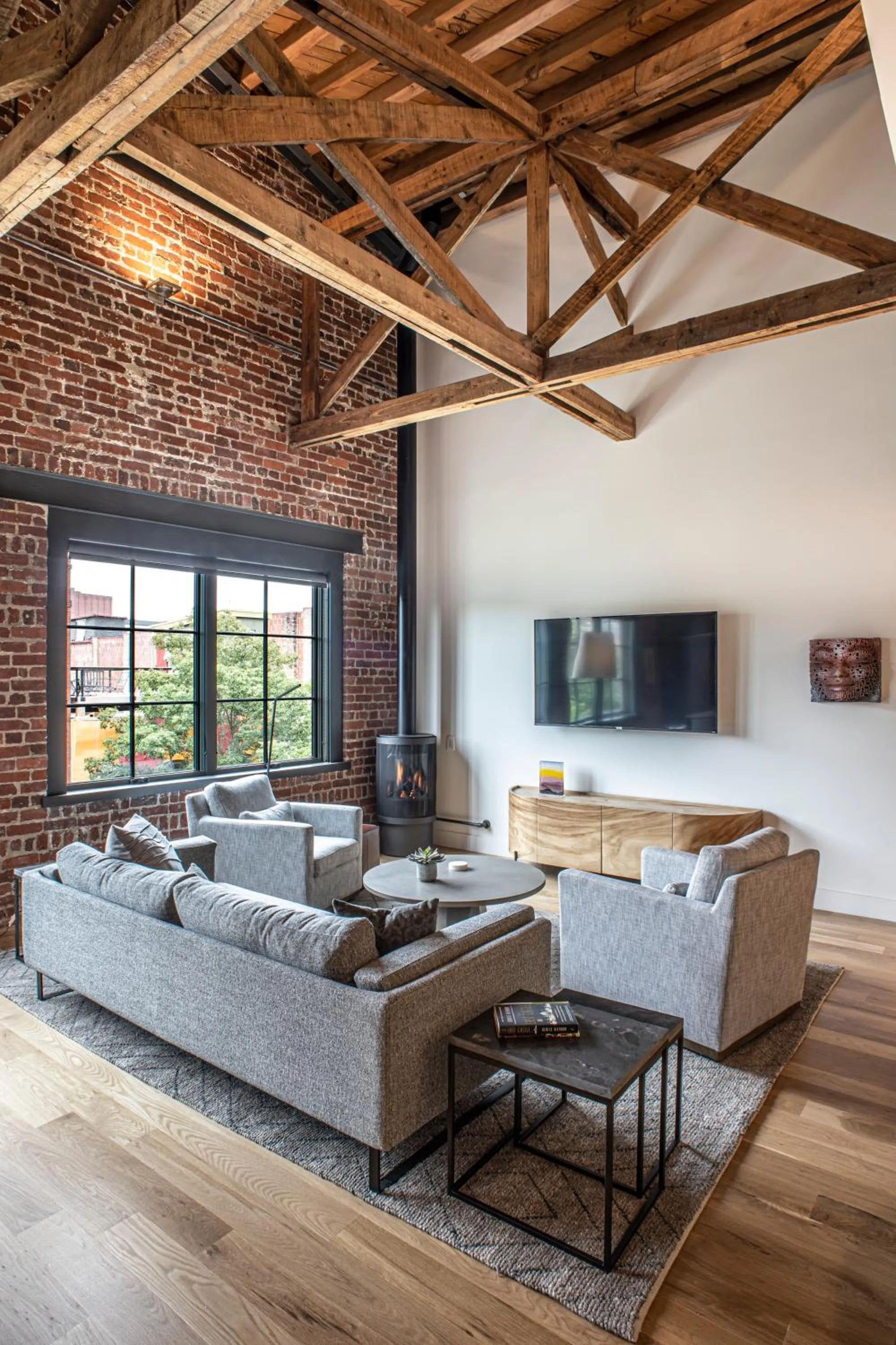 TV and multimedia in Elevation Lofts Hotel