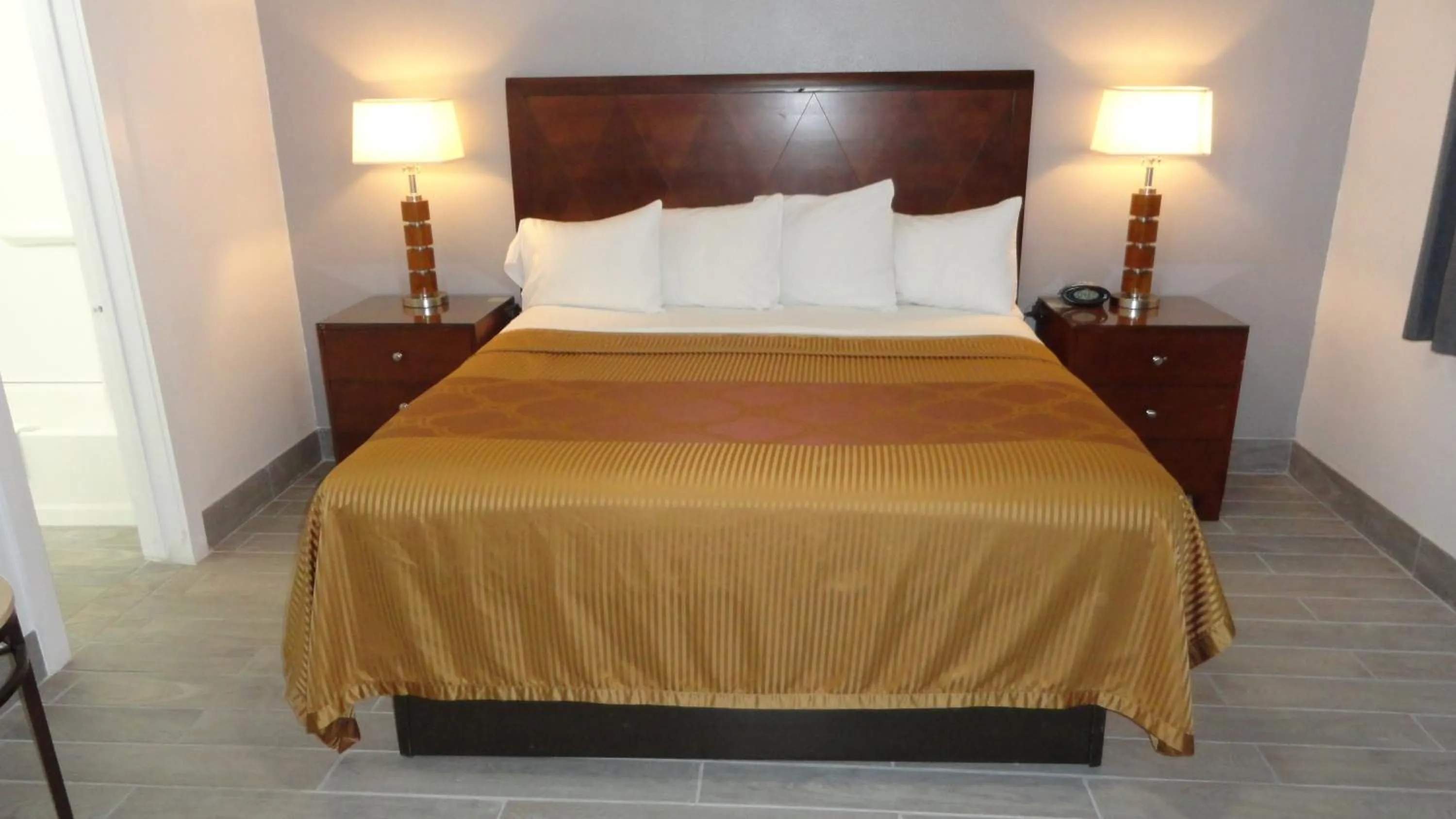 Photo of the whole room, Bed in ECONOMY INN