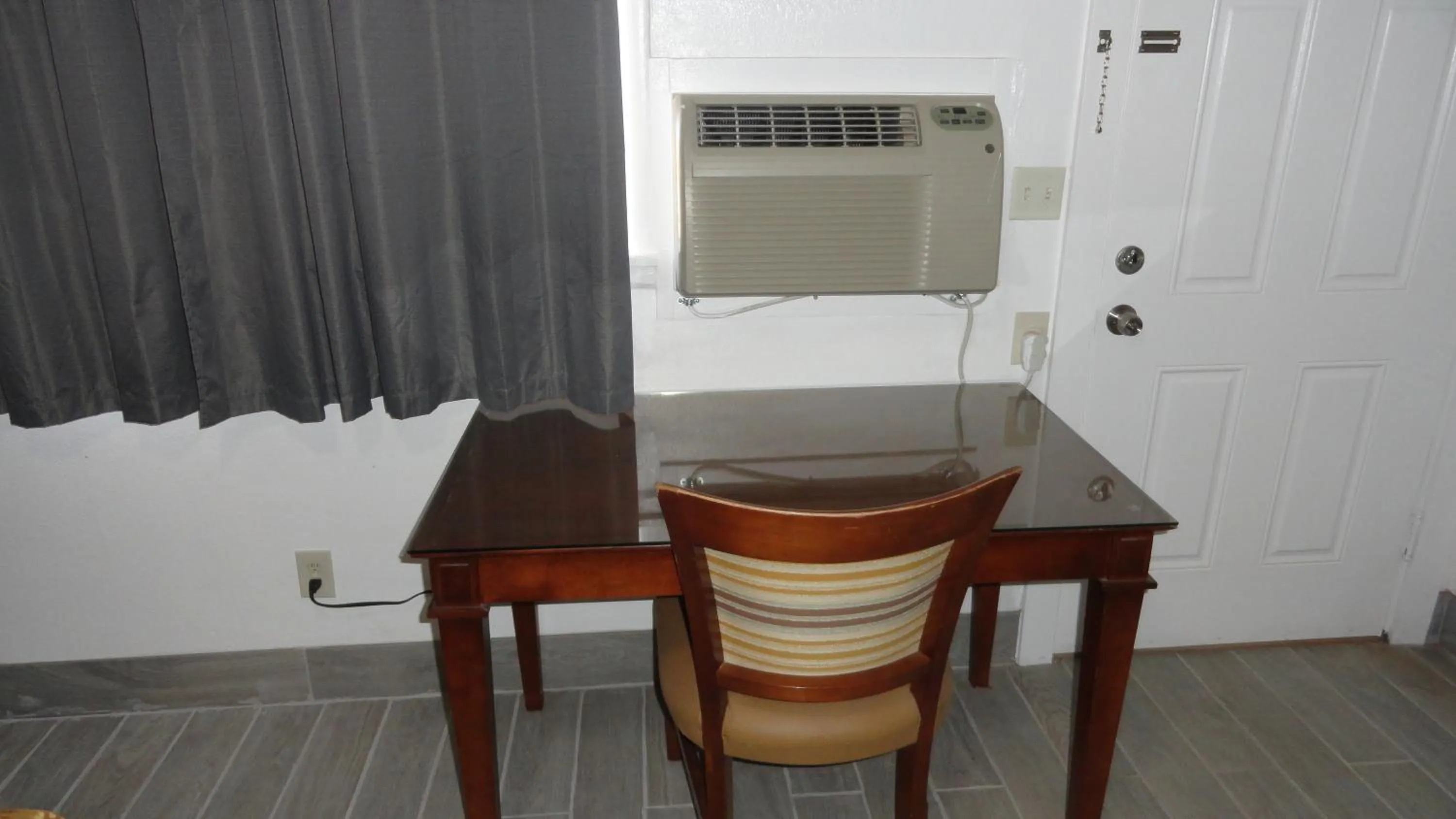 hair dresser in ECONOMY INN