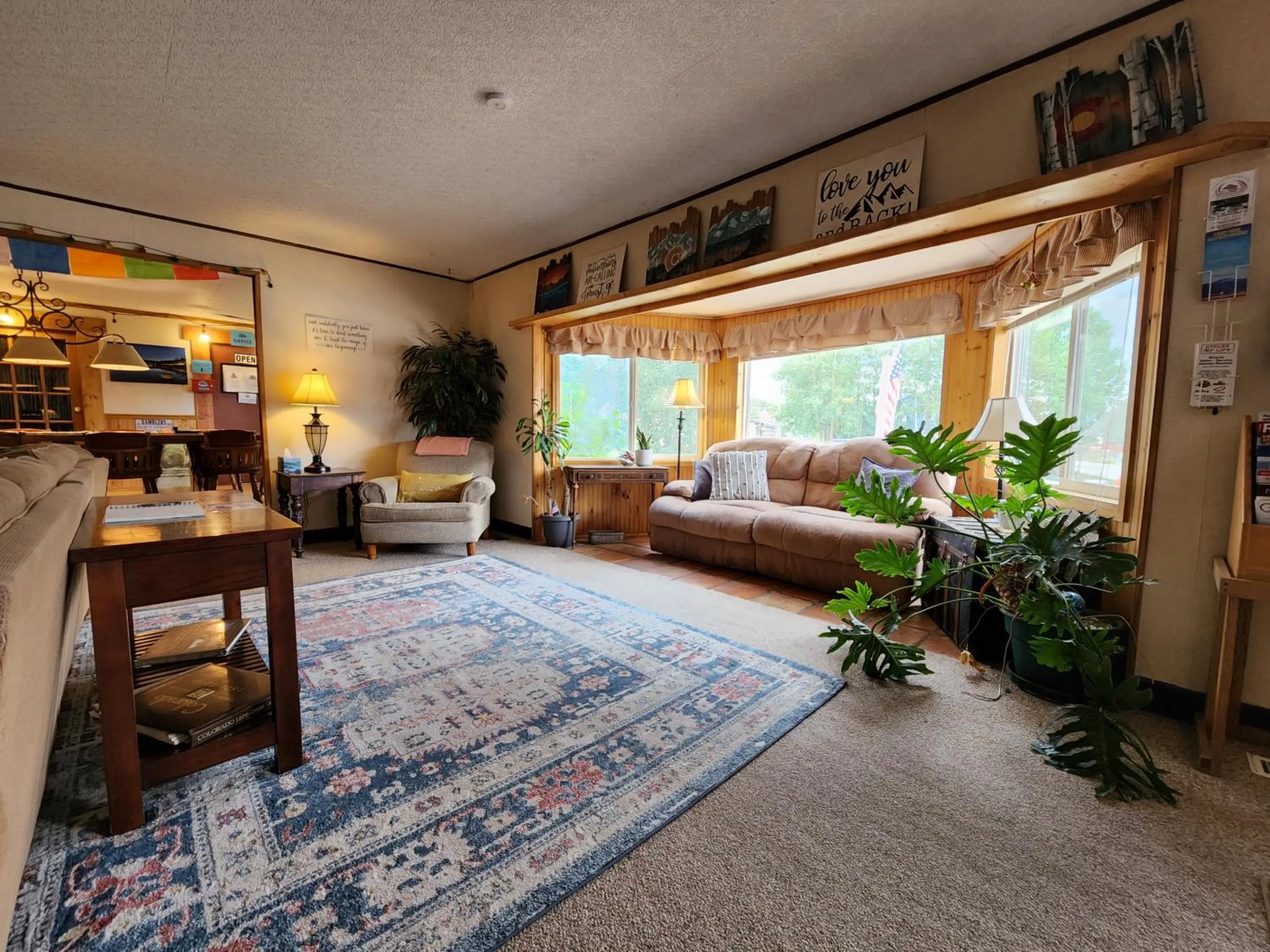 Inn the Clouds Hostel & Inn