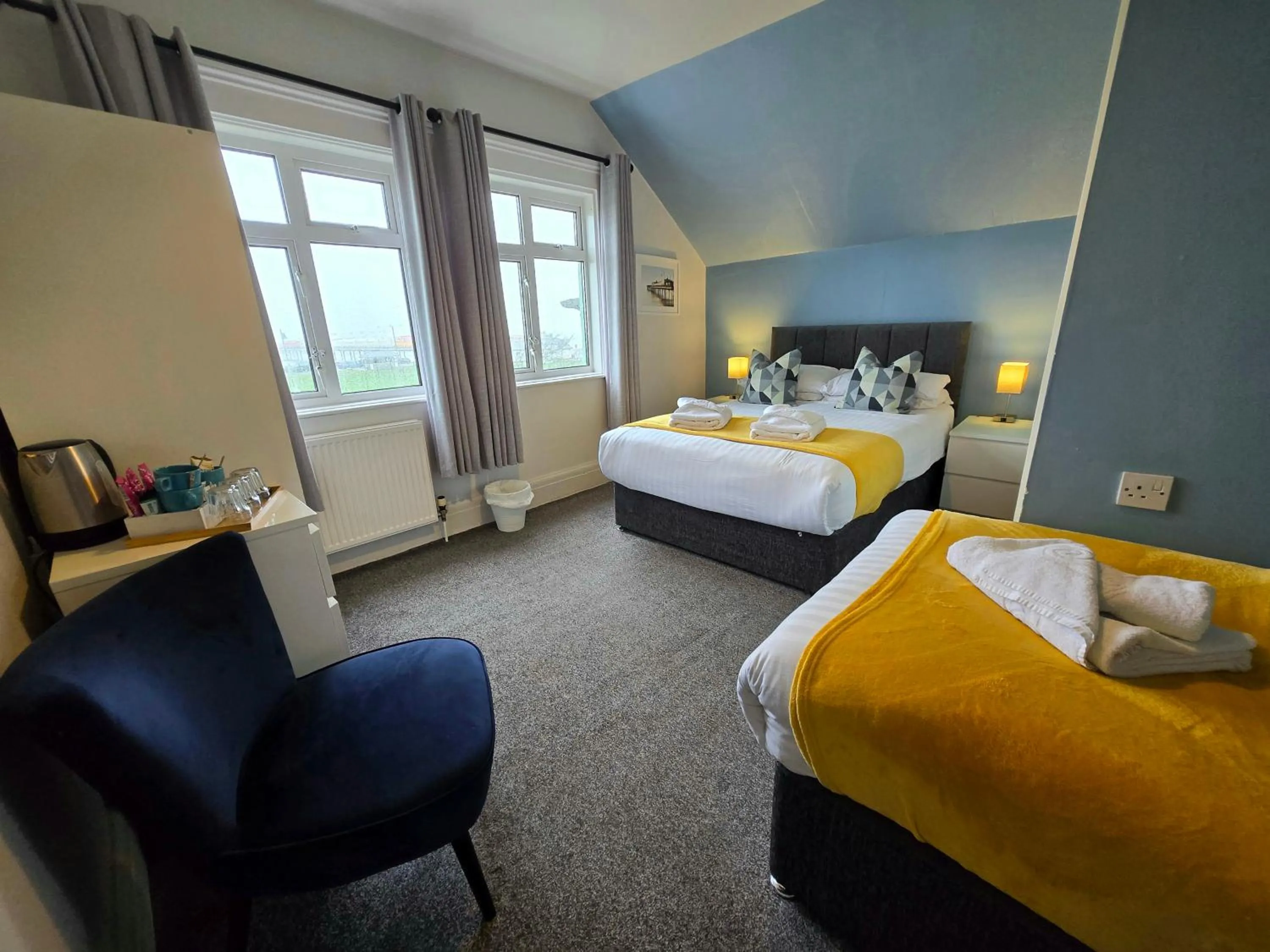 Bed in Beach Hotel Torbay B&B