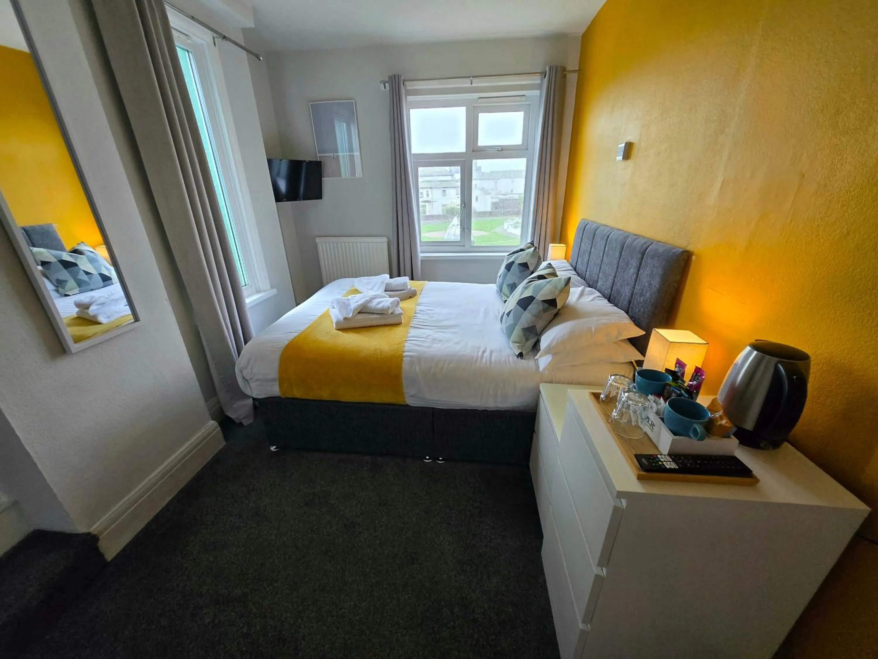 Bed in Beach Hotel Torbay B&B