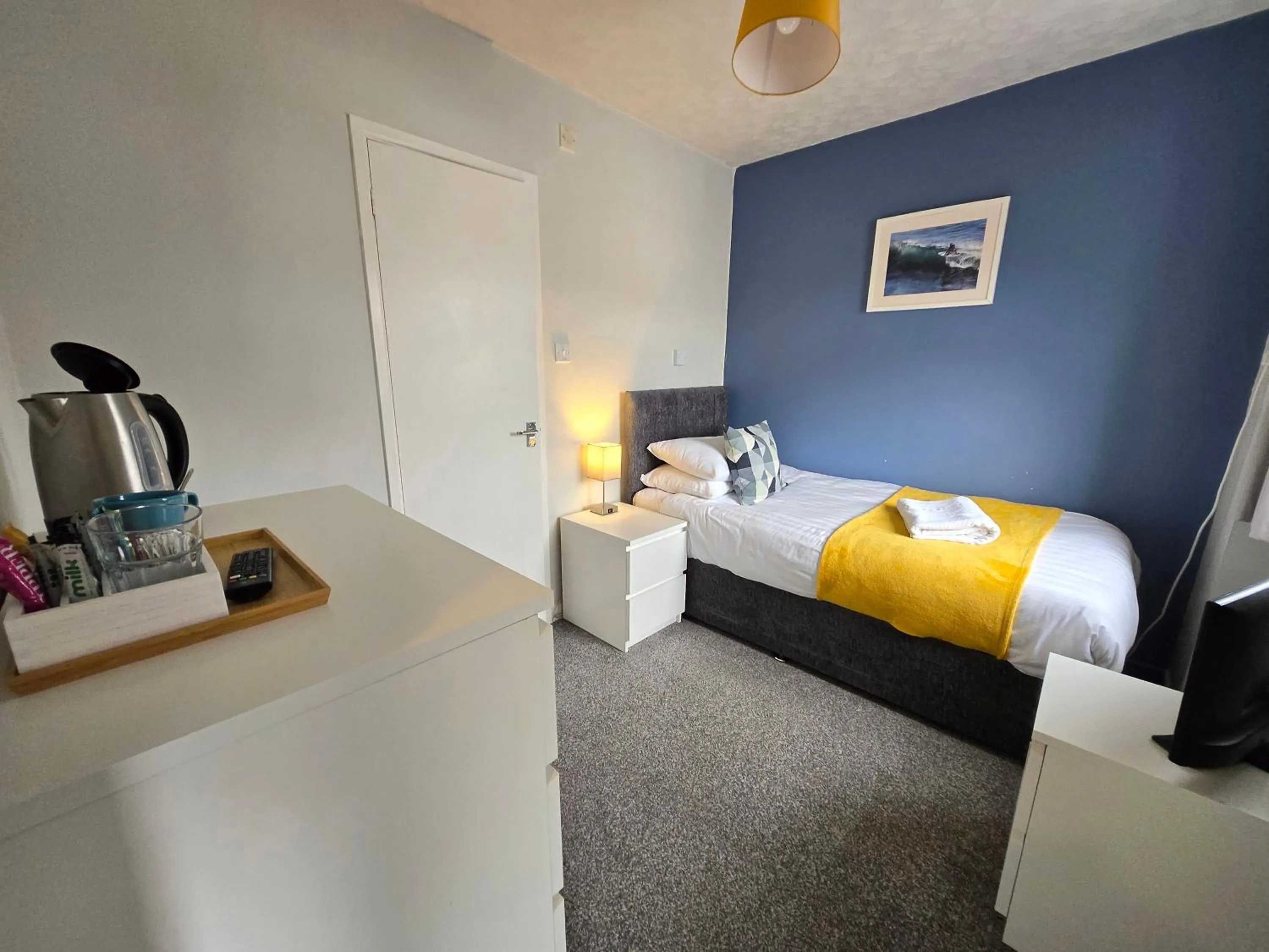 Bed in Beach Hotel Torbay B&B