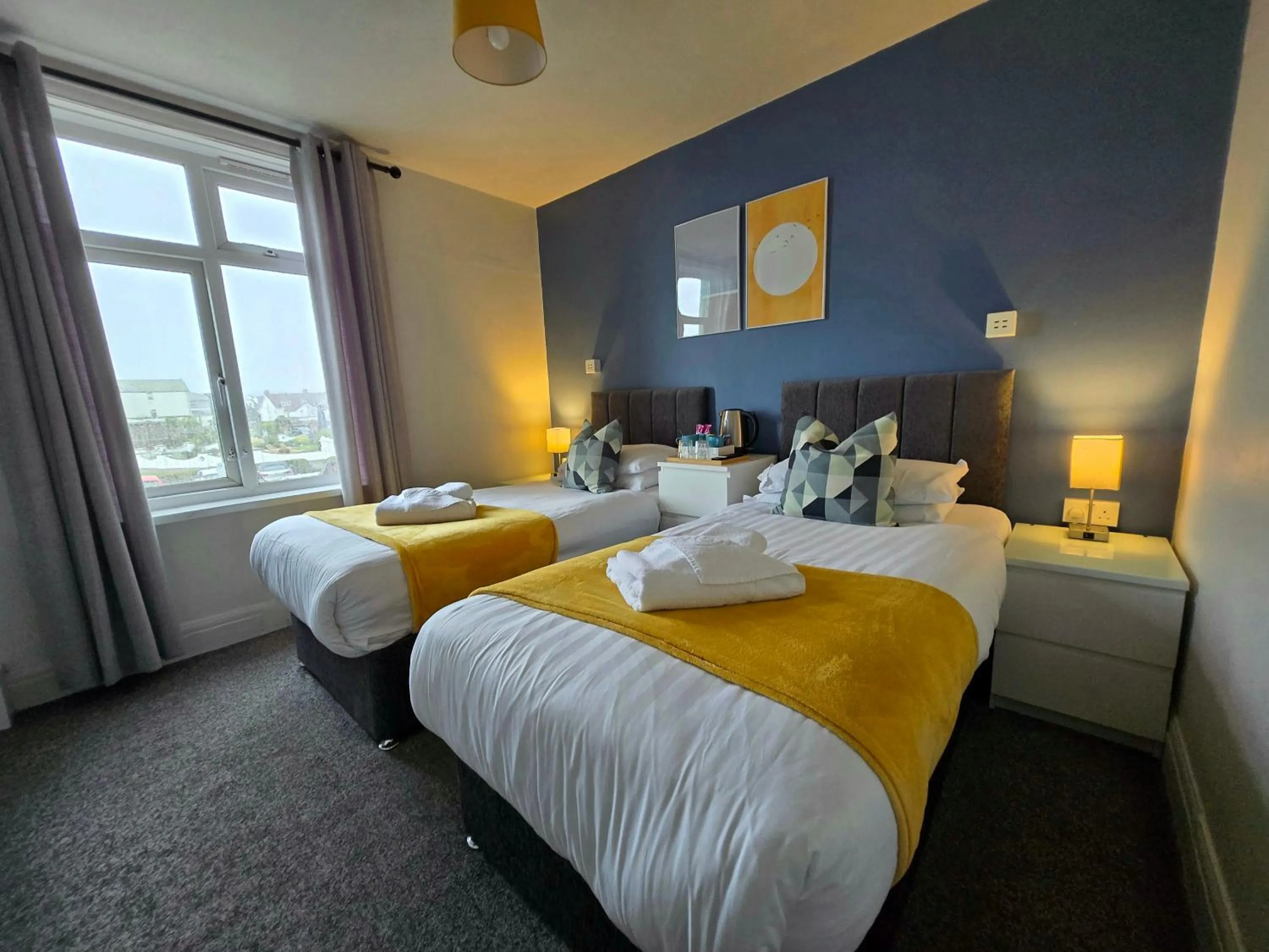 Bed in Beach Hotel Torbay B&B